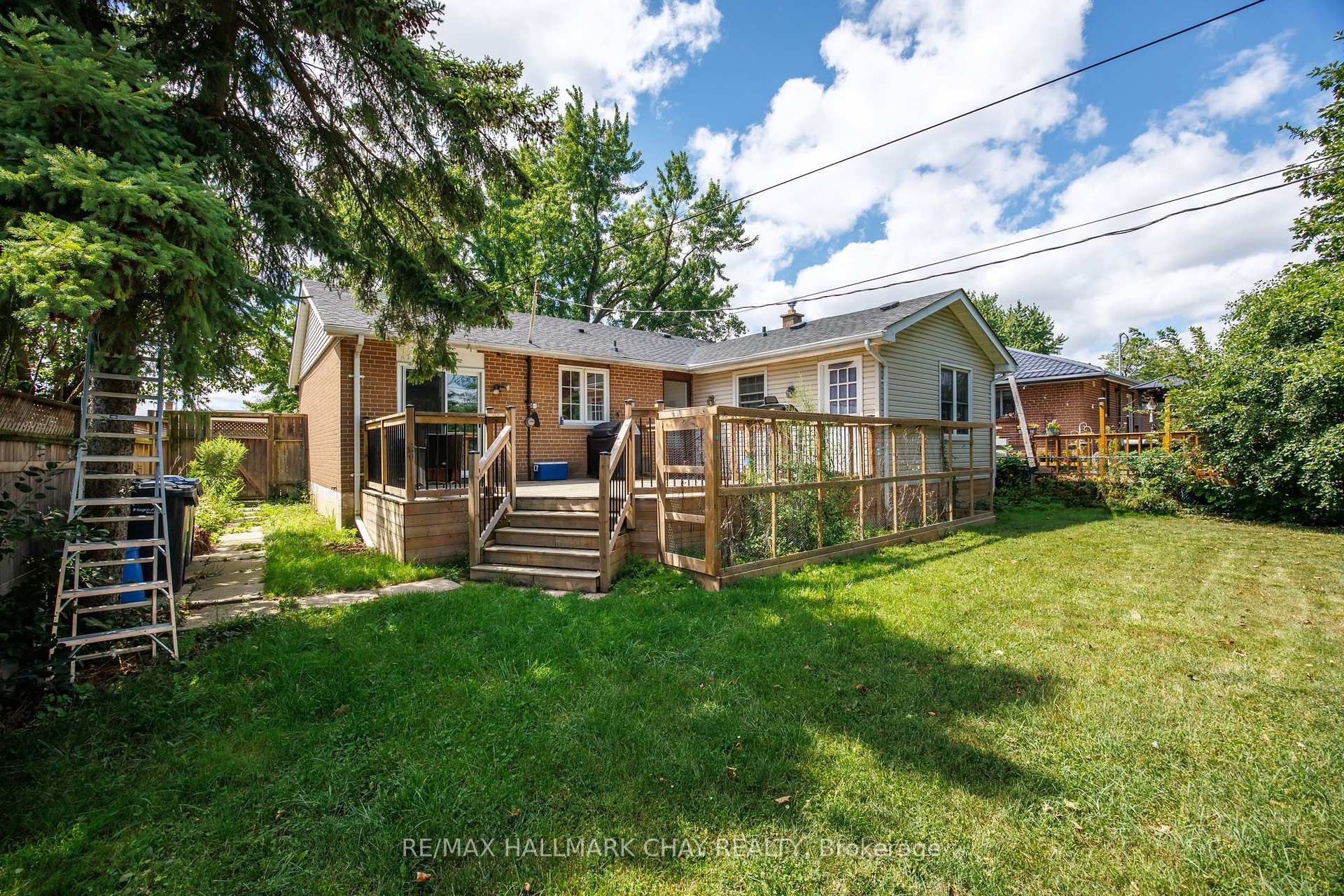 Photo 32 of 41 Aberdeen Crescent, Brampton, Avondale — HOMEH