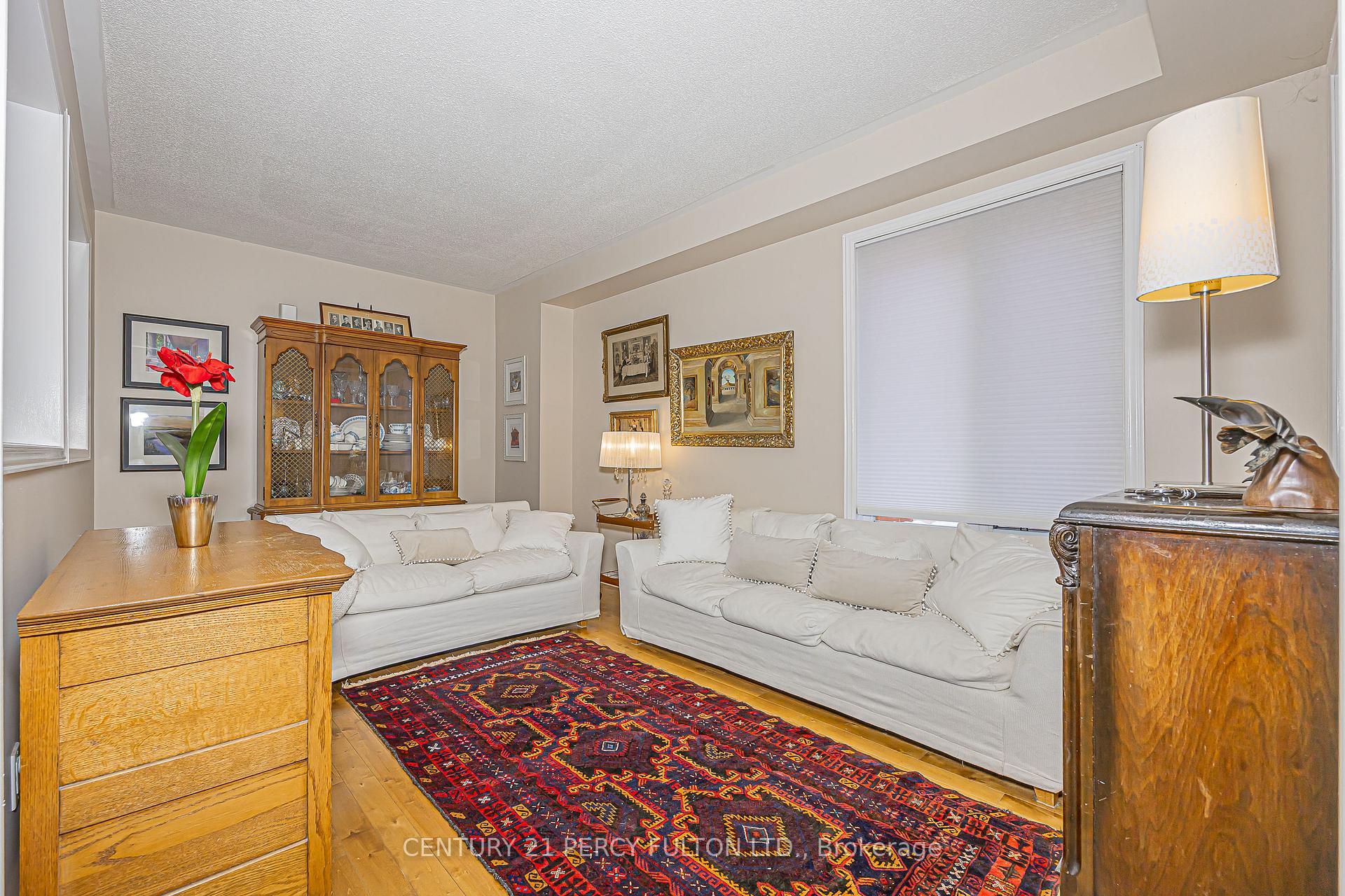 Photo 5 of 84 Loraview Lane, Aurora, Aurora Highlands — HOMEH