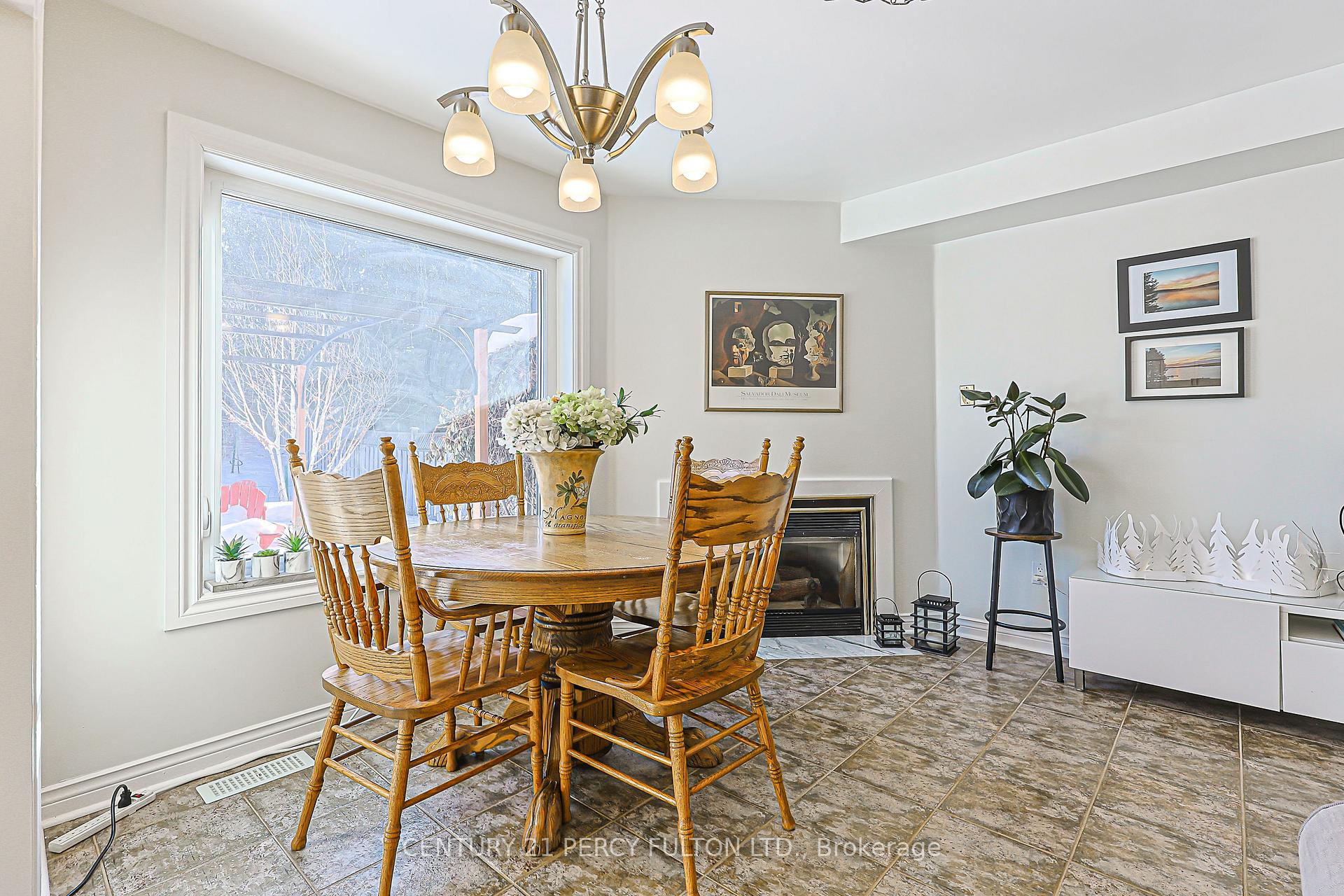 Photo 6 of 84 Loraview Lane, Aurora, Aurora Highlands — HOMEH