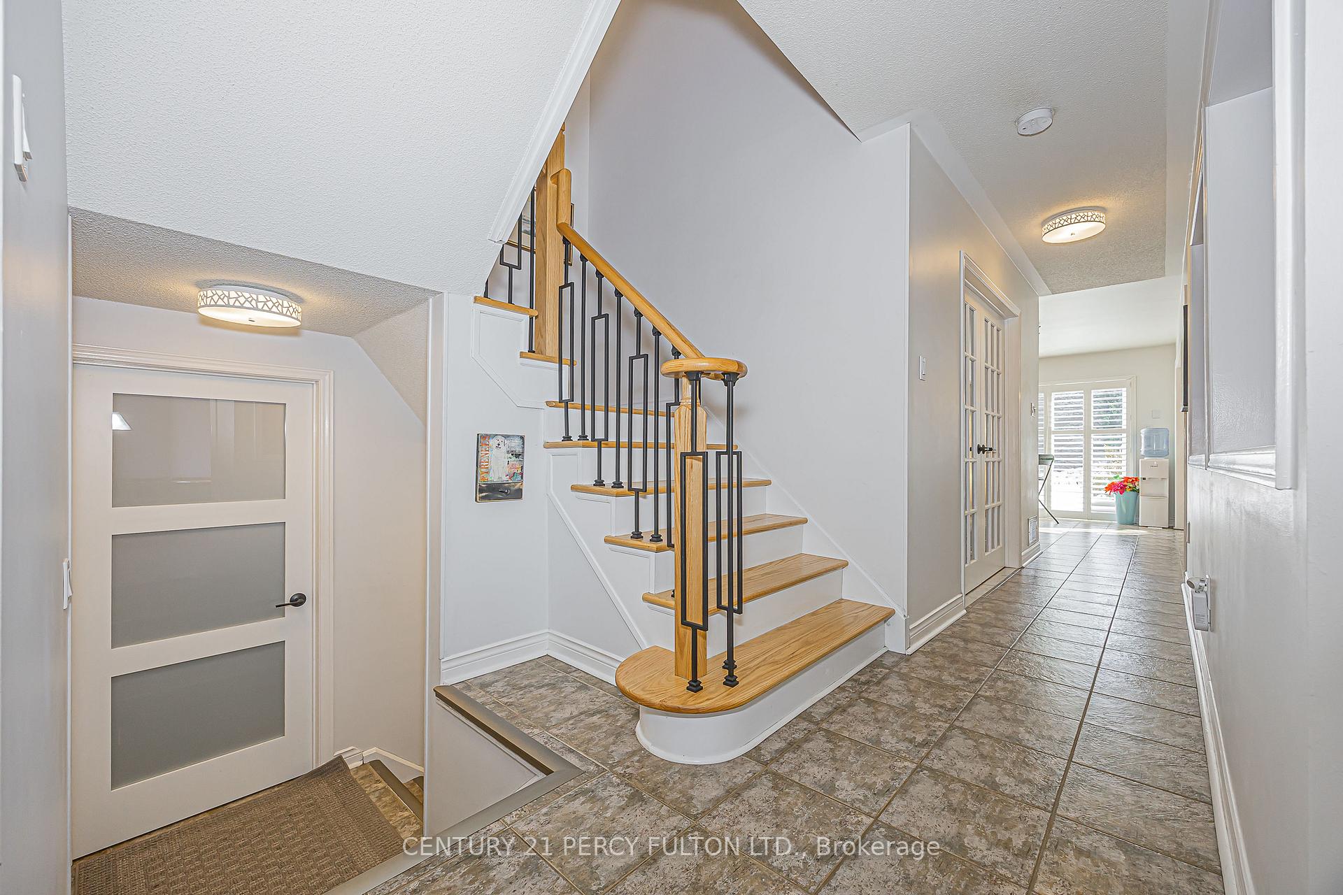 Photo 8 of 84 Loraview Lane, Aurora, Aurora Highlands — HOMEH