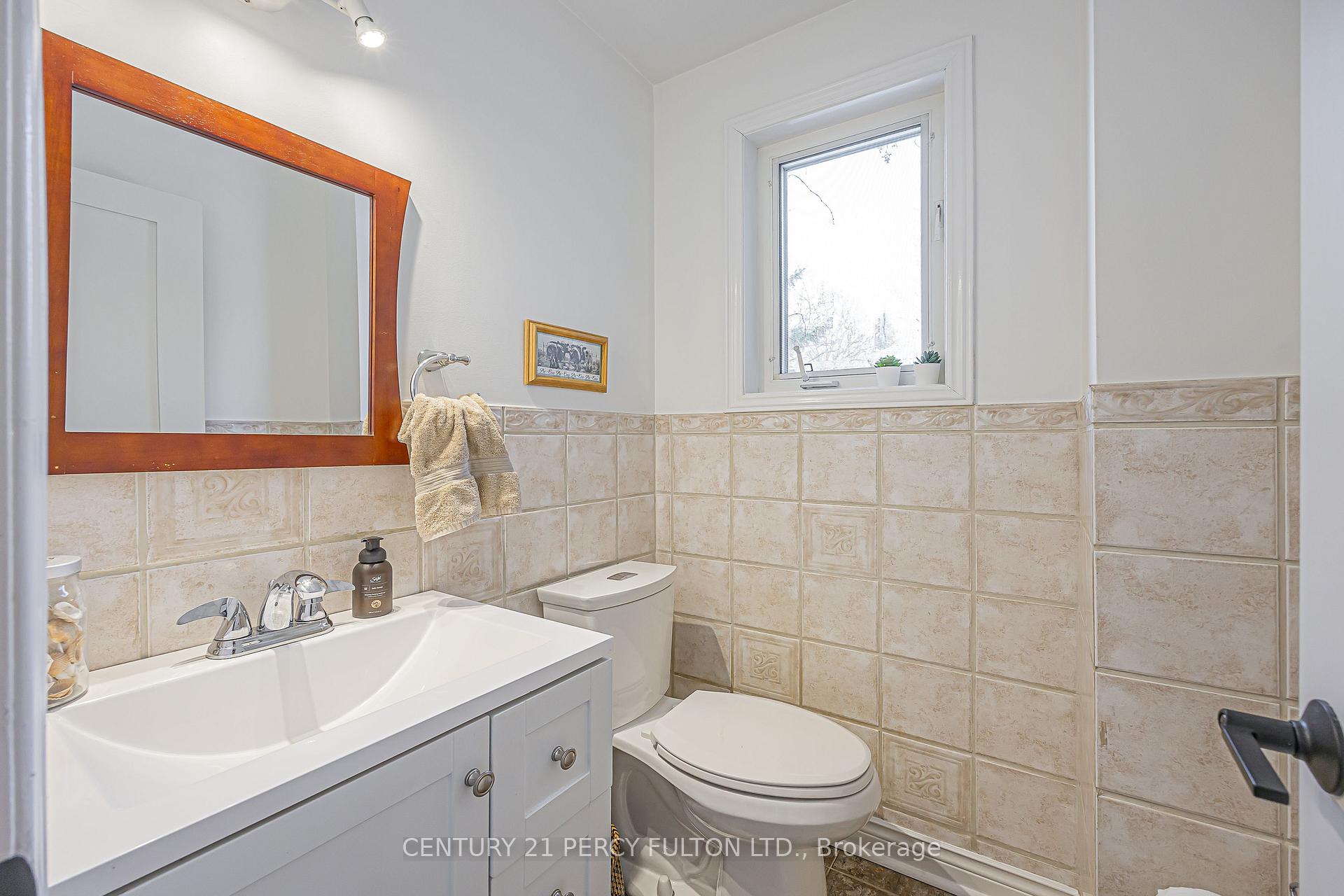 Photo 10 of 84 Loraview Lane, Aurora, Aurora Highlands — HOMEH