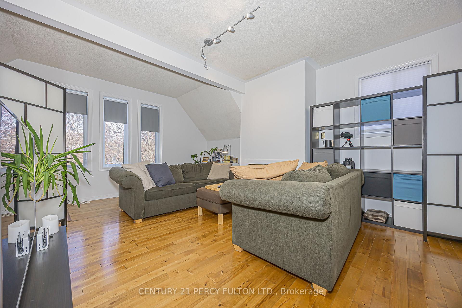 Photo 14 of 84 Loraview Lane, Aurora, Aurora Highlands — HOMEH