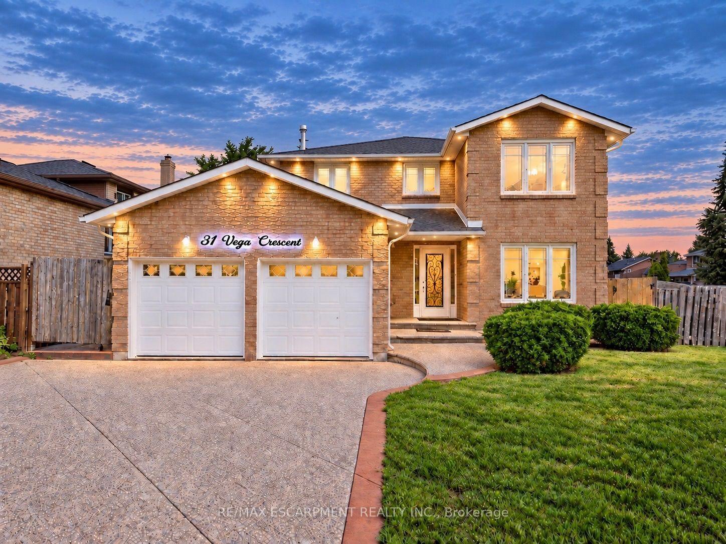 Photo 5 of 31 Vega Crescent, Hamilton, Stoney Creek — HOMEH