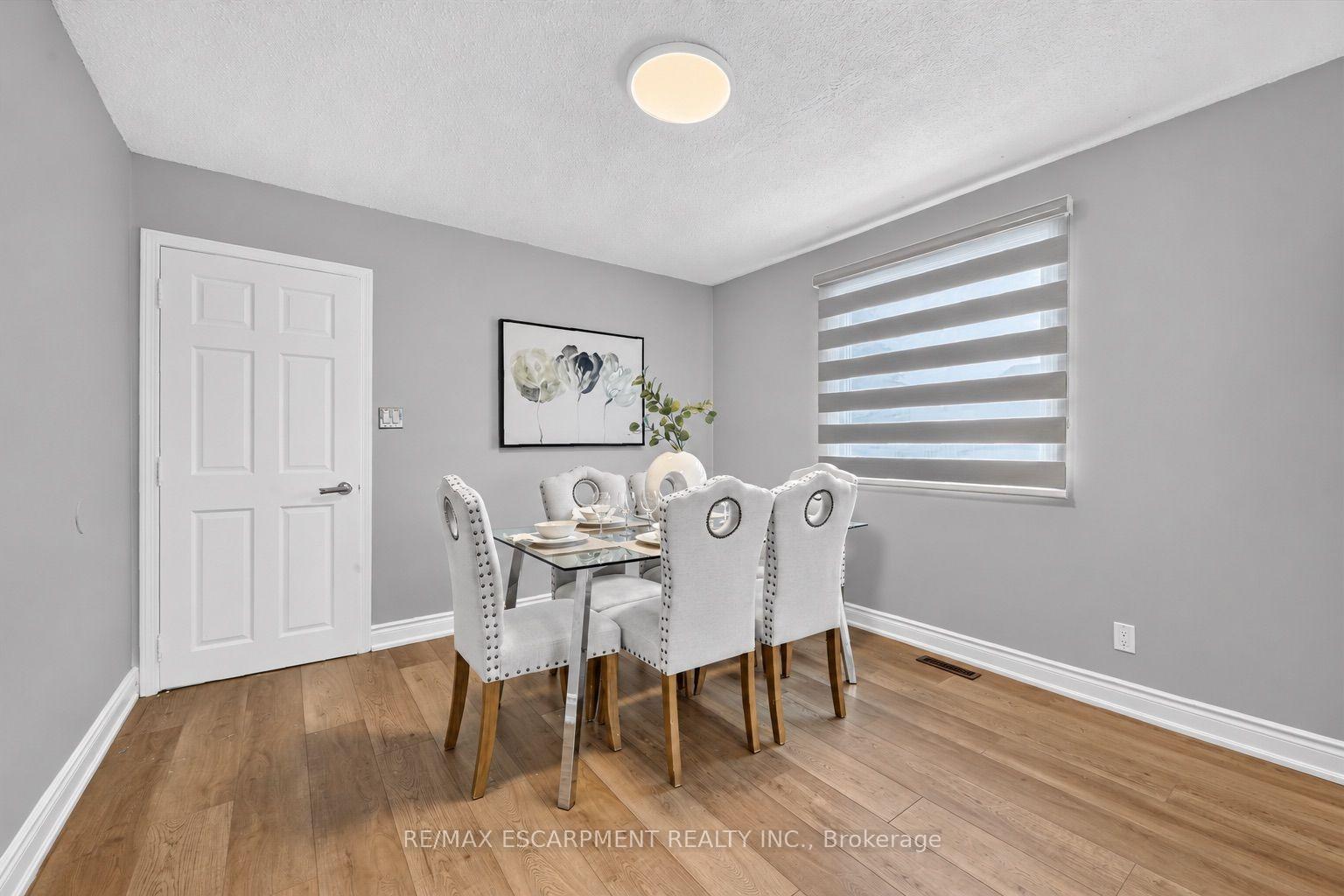 Photo 11 of 31 Vega Crescent, Hamilton, Stoney Creek — HOMEH