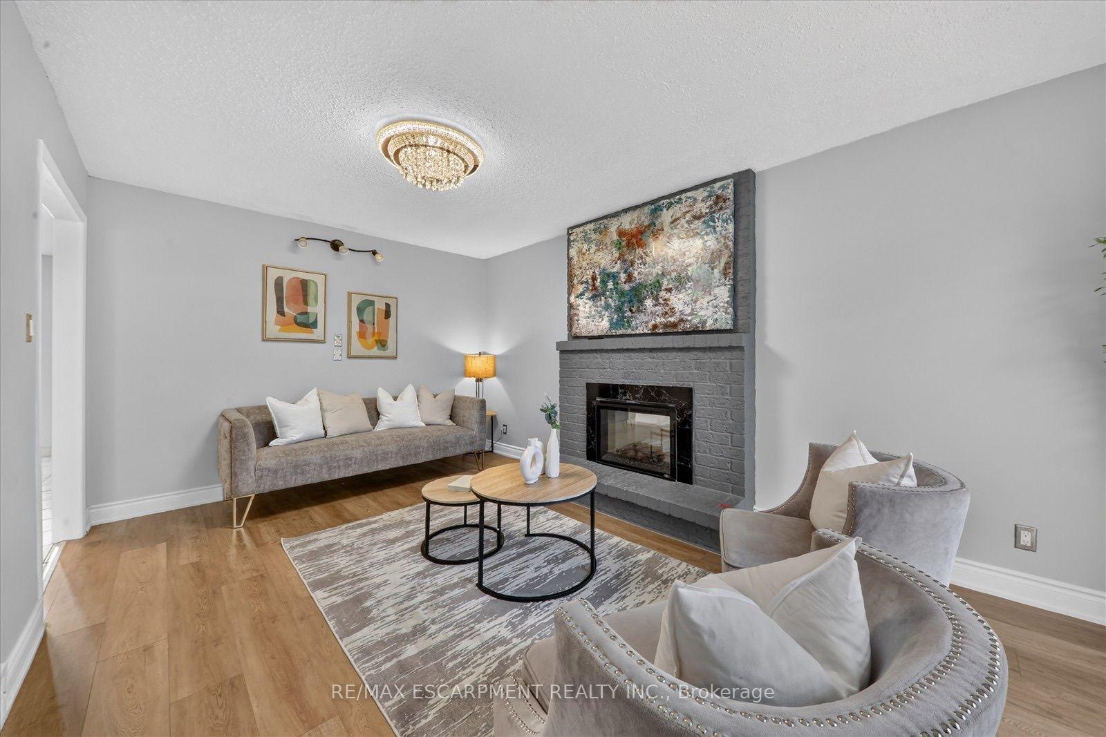 Photo 18 of 31 Vega Crescent, Hamilton, Stoney Creek — HOMEH