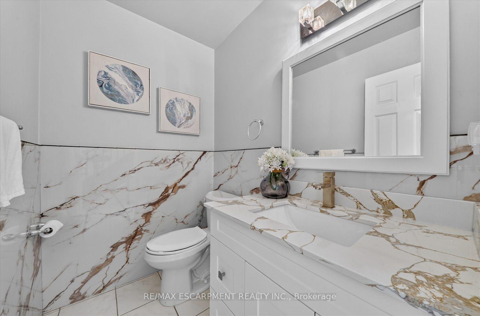 Photo 19 of 31 Vega Crescent, Hamilton, Stoney Creek — HOMEH