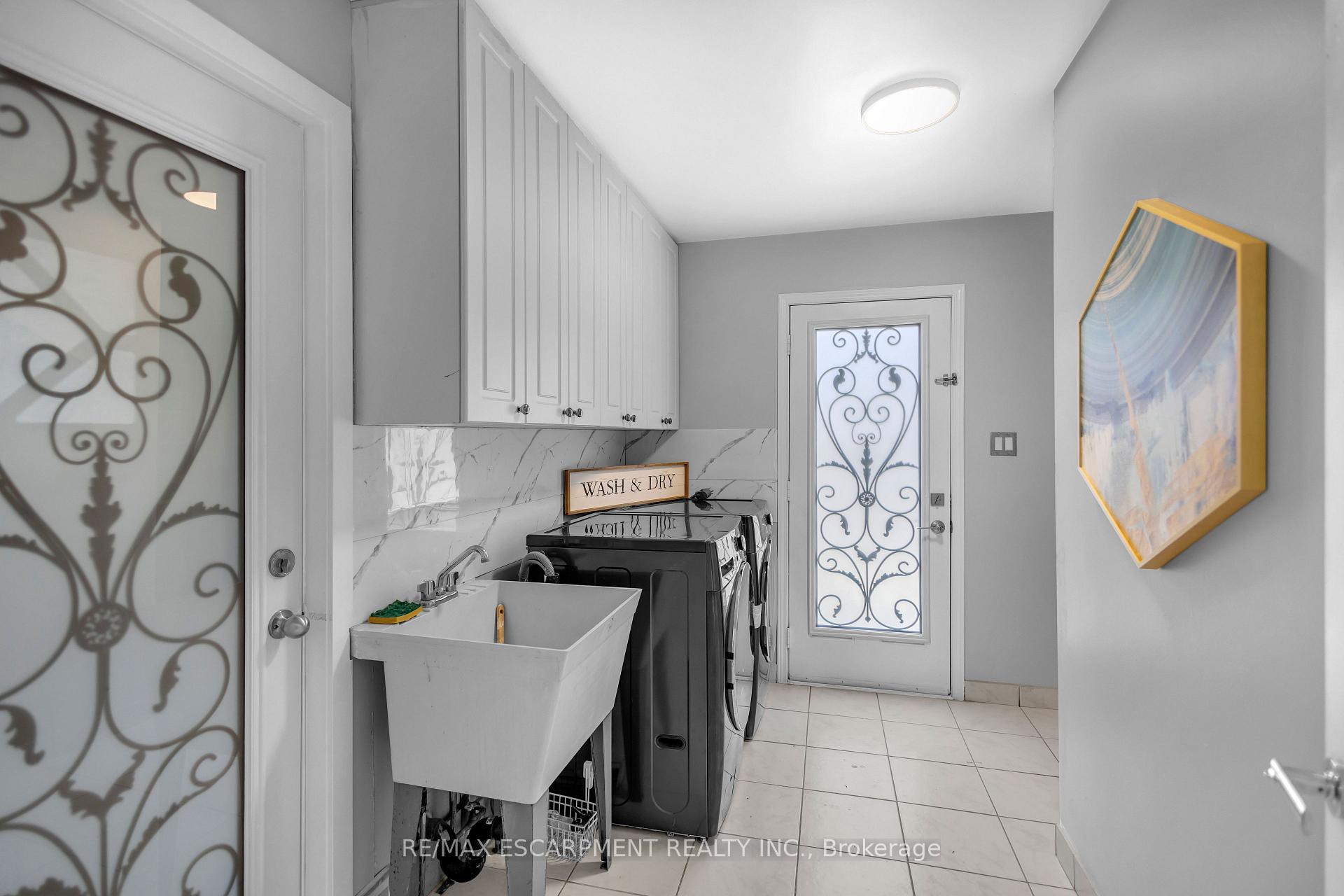 Photo 20 of 31 Vega Crescent, Hamilton, Stoney Creek — HOMEH