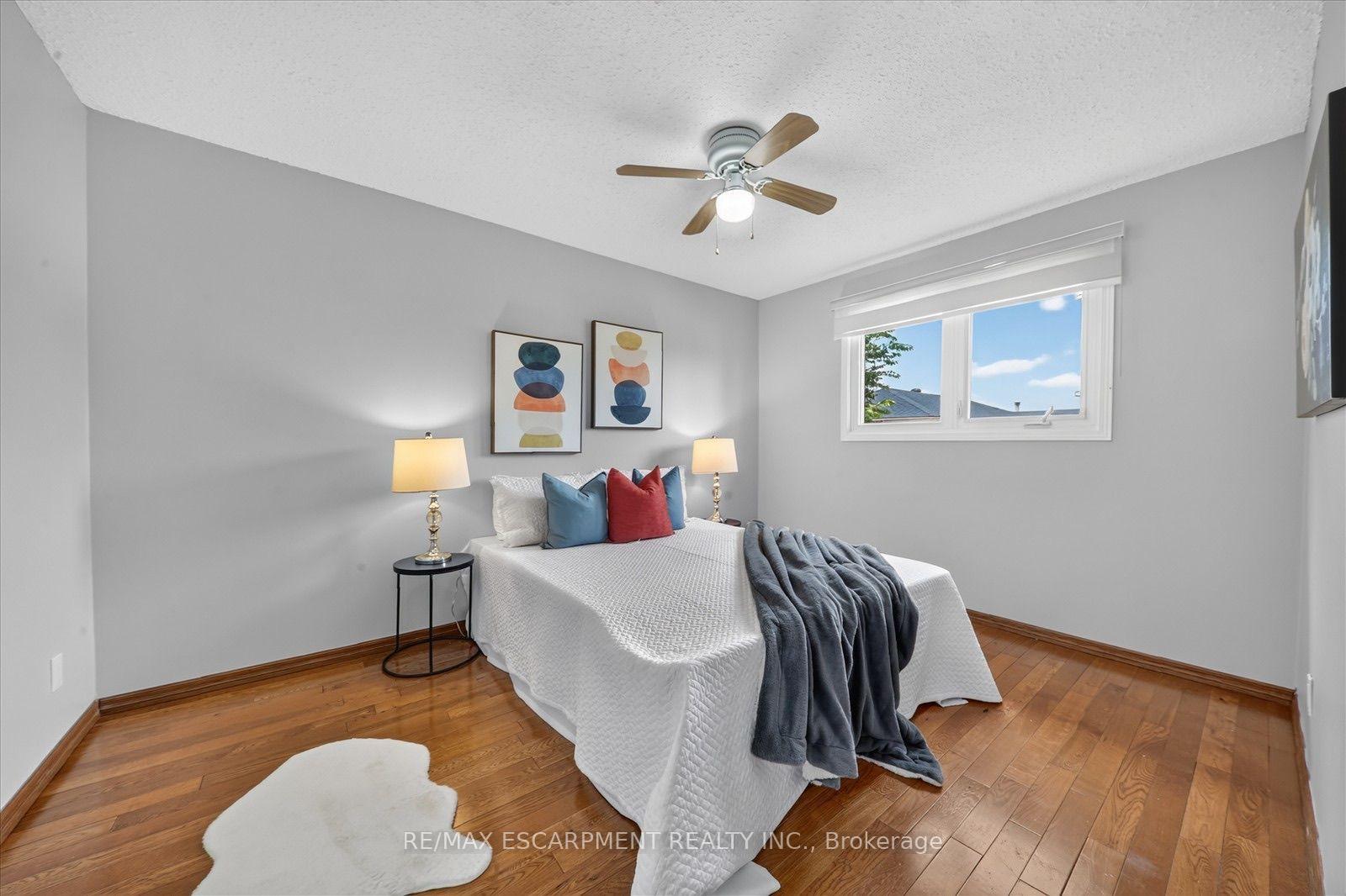 Photo 26 of 31 Vega Crescent, Hamilton, Stoney Creek — HOMEH