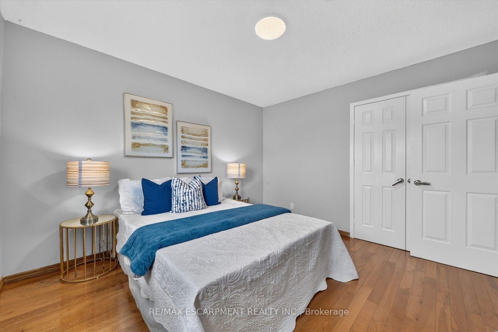 Photo 28 of 31 Vega Crescent, Hamilton, Stoney Creek — HOMEH