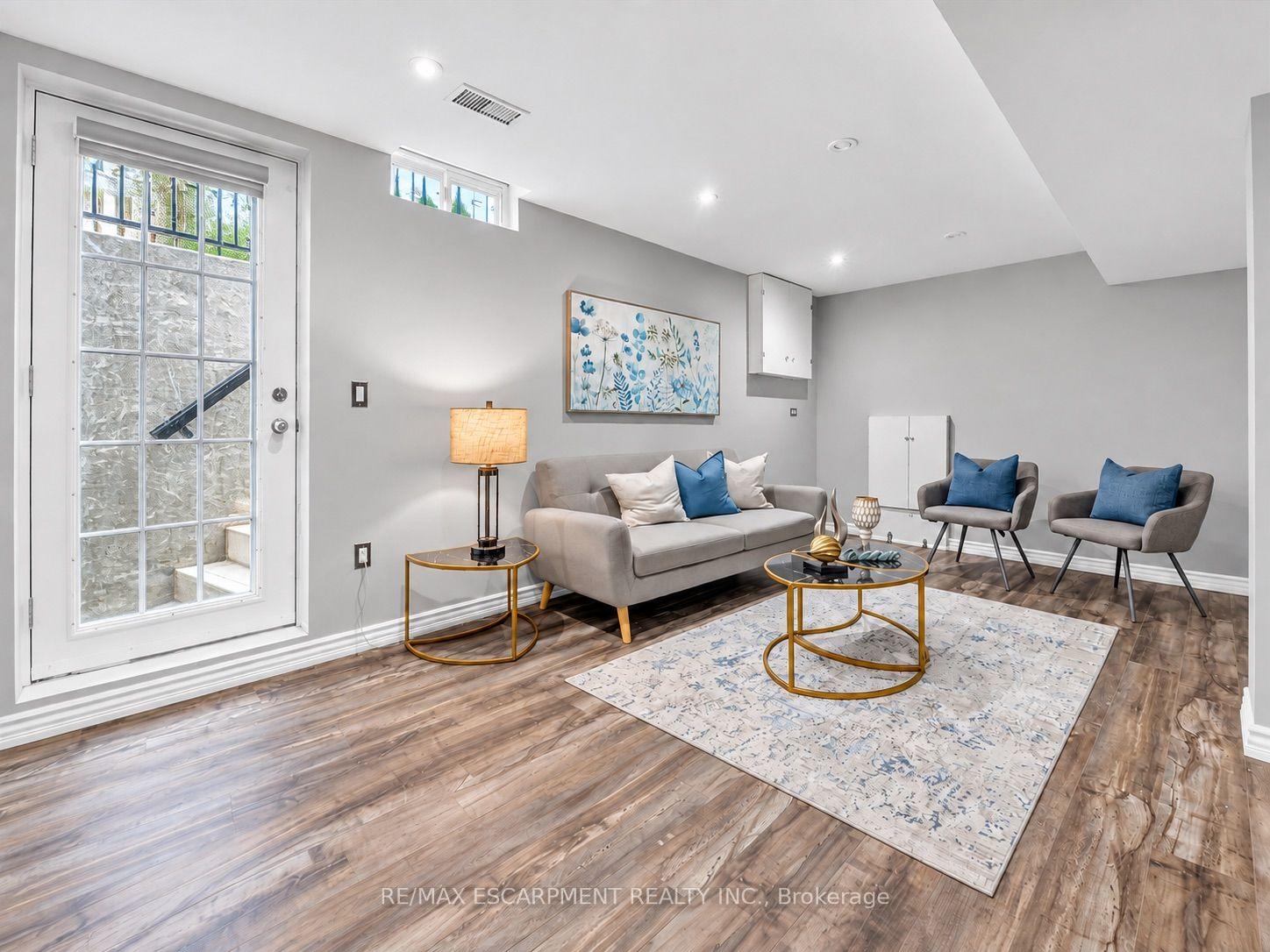 Photo 35 of 31 Vega Crescent, Hamilton, Stoney Creek — HOMEH