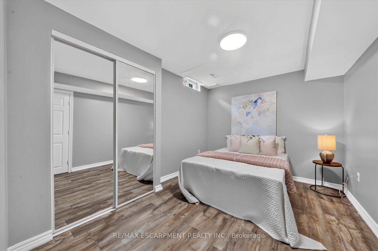 Photo 39 of 31 Vega Crescent, Hamilton, Stoney Creek — HOMEH