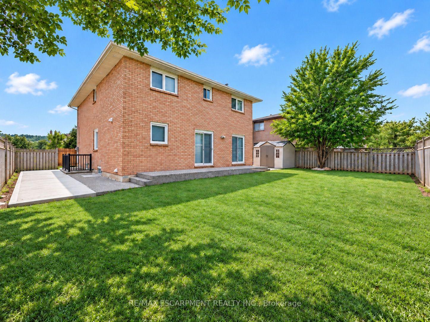 Photo 42 of 31 Vega Crescent, Hamilton, Stoney Creek — HOMEH