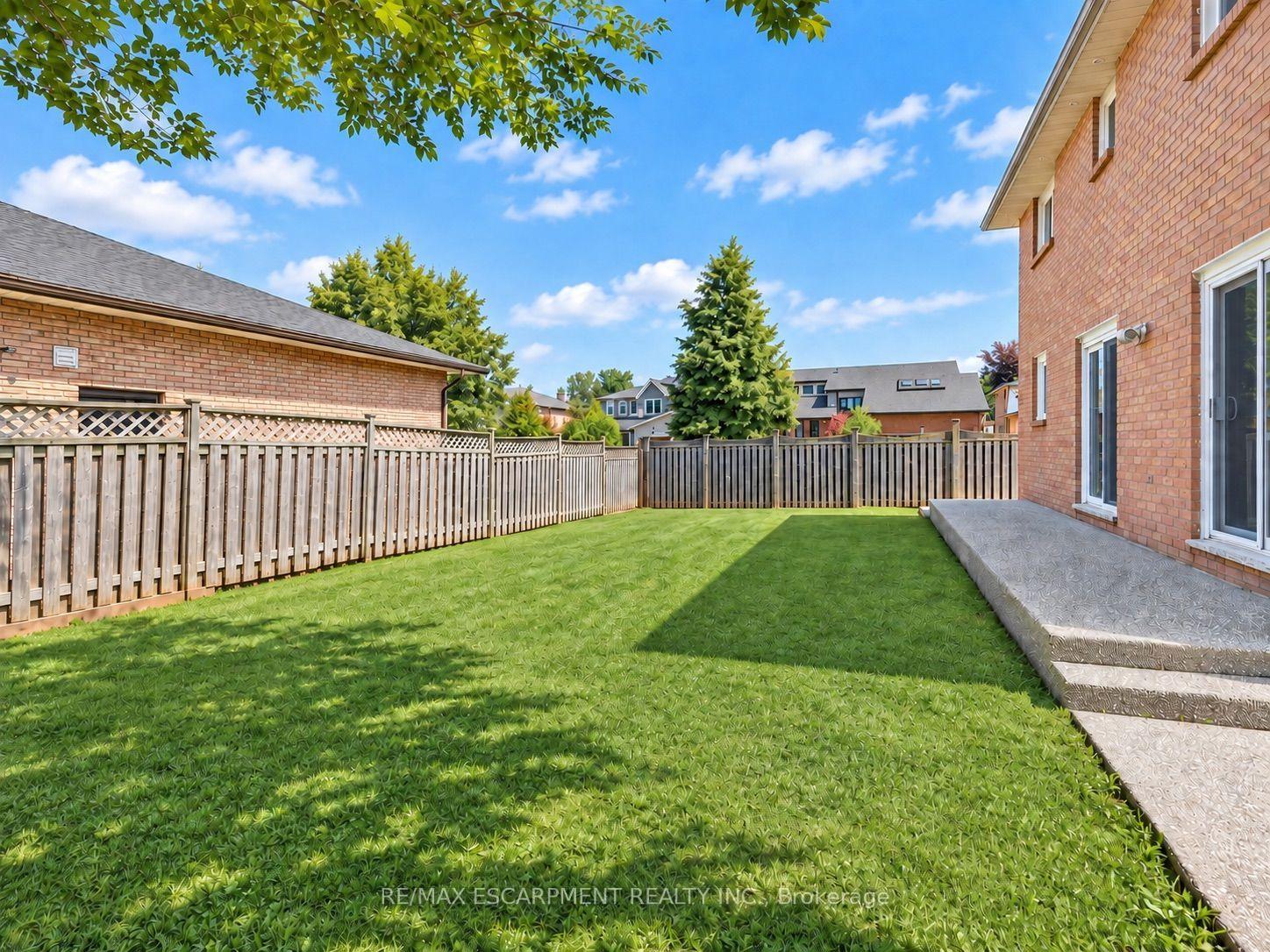 Photo 44 of 31 Vega Crescent, Hamilton, Stoney Creek — HOMEH