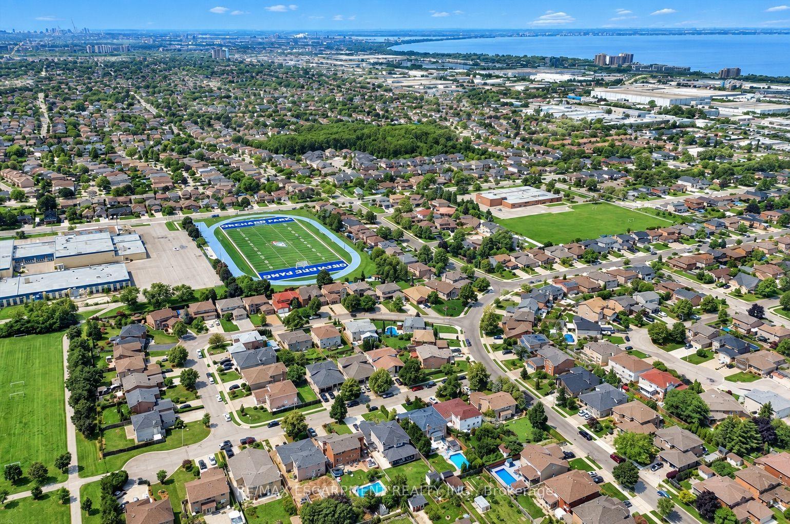 Photo 51 of 31 Vega Crescent, Hamilton, Stoney Creek — HOMEH