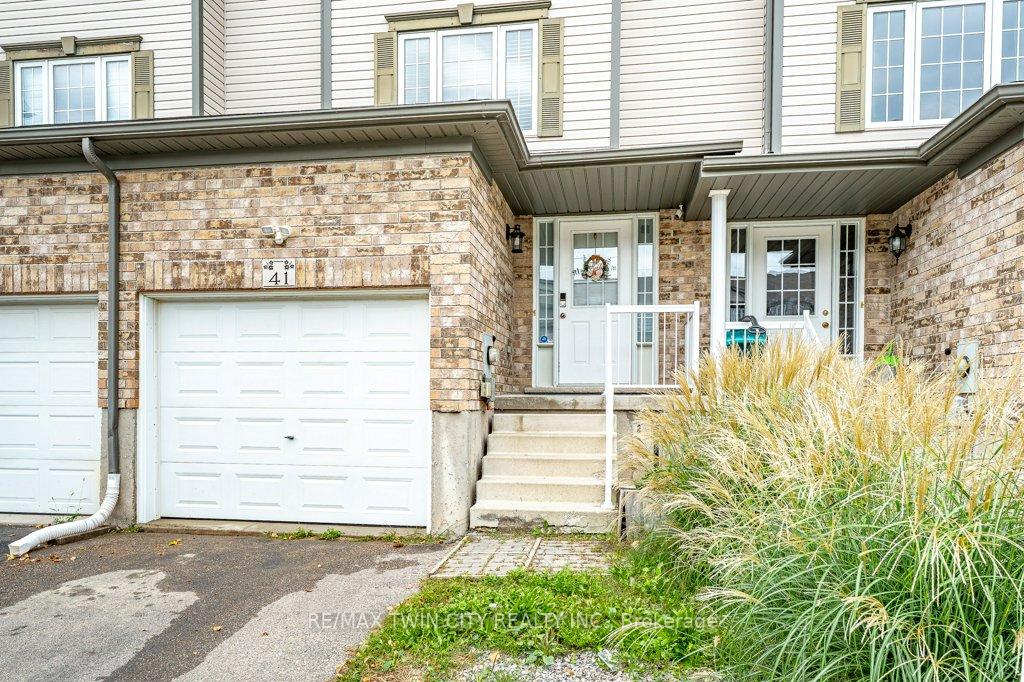 Photo 3 of 41 Madeleine Street, Kitchener, Huron Park — HOMEH