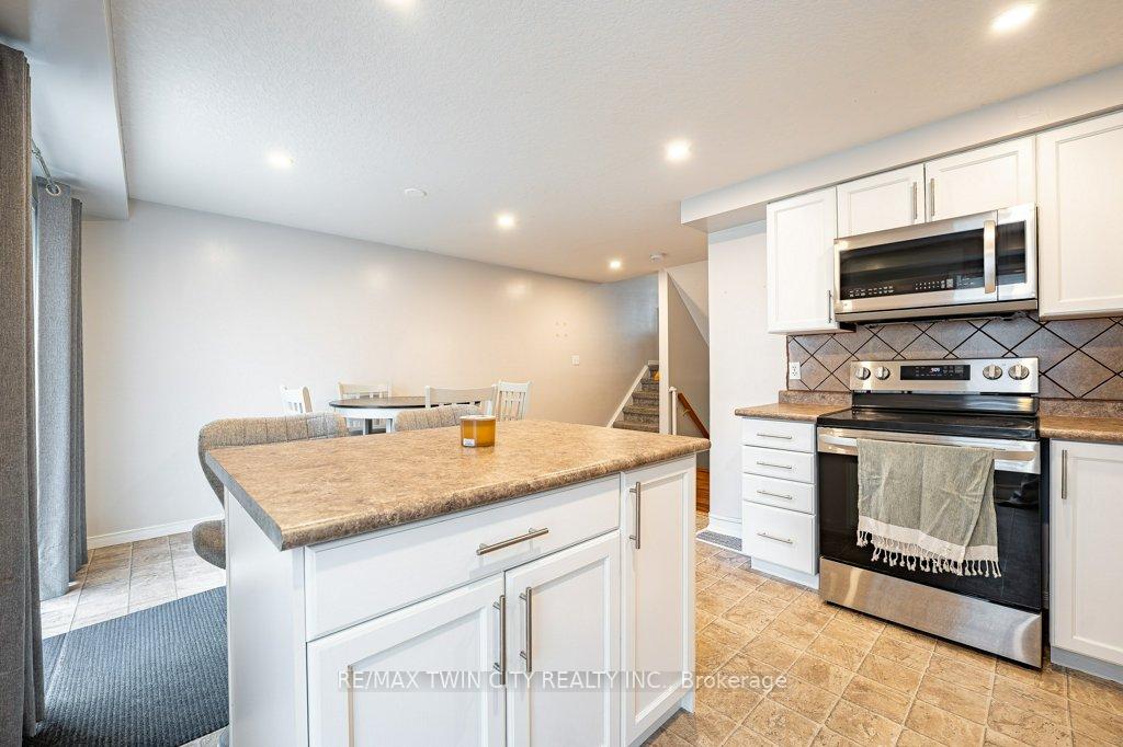 Photo 10 of 41 Madeleine Street, Kitchener, Huron Park — HOMEH