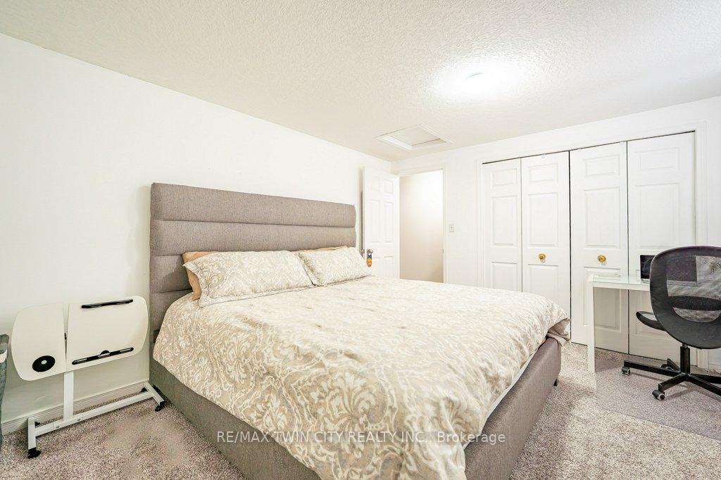 Photo 16 of 41 Madeleine Street, Kitchener, Huron Park — HOMEH