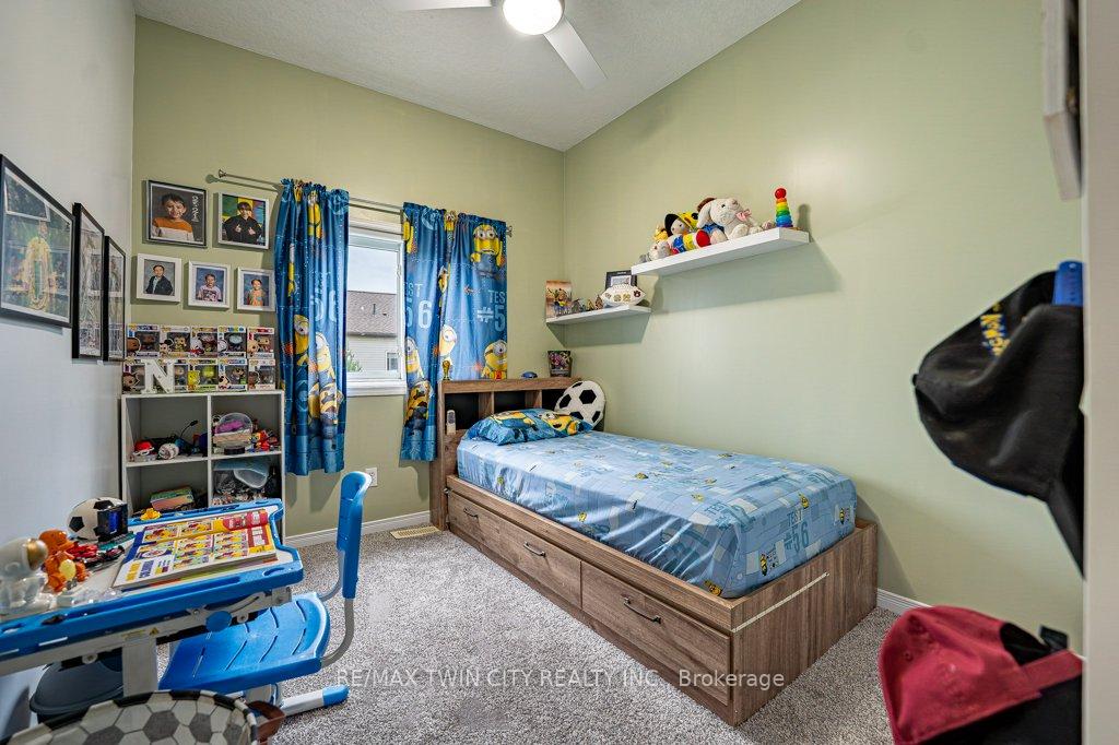 Photo 17 of 41 Madeleine Street, Kitchener, Huron Park — HOMEH