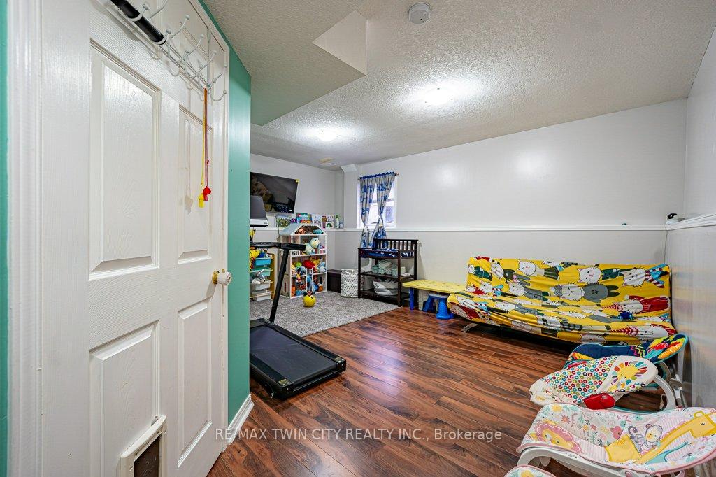 Photo 20 of 41 Madeleine Street, Kitchener, Huron Park — HOMEH