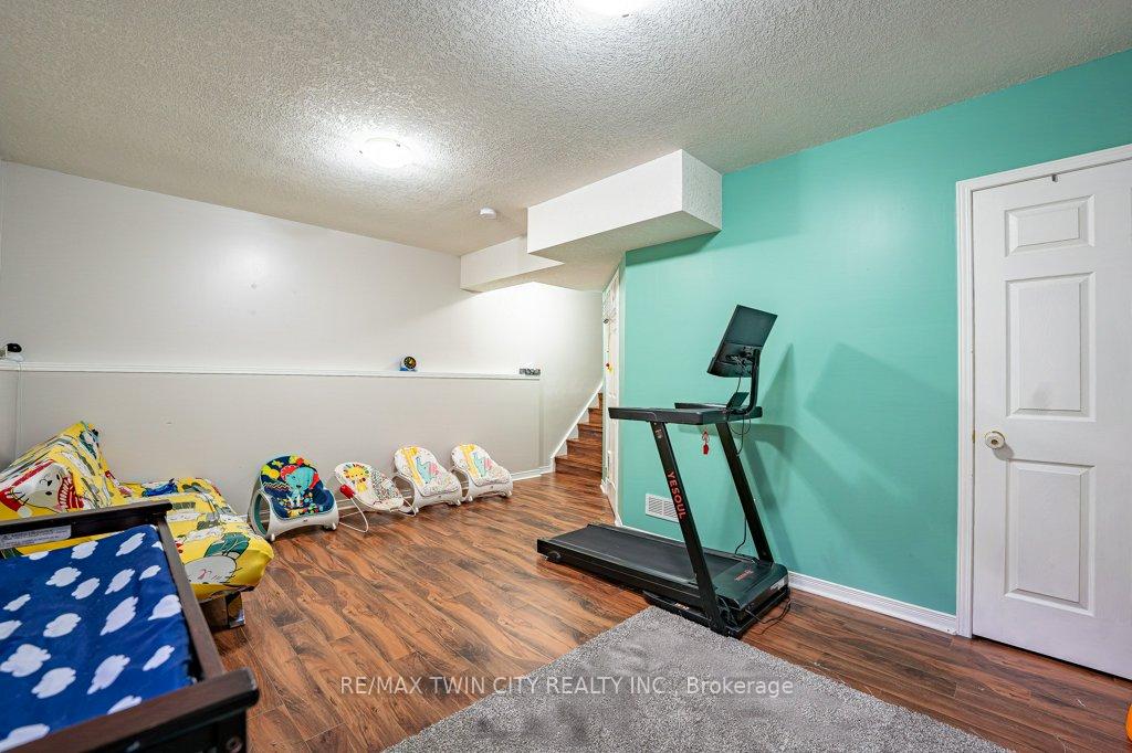 Photo 22 of 41 Madeleine Street, Kitchener, Huron Park — HOMEH