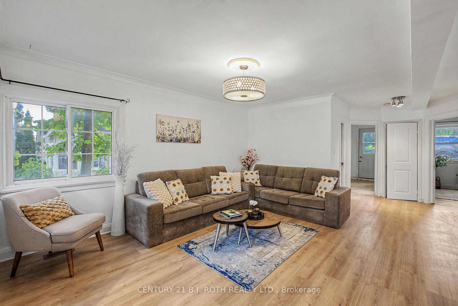 Photo 5 of 167 Laclie Street, Orillia — HOMEH