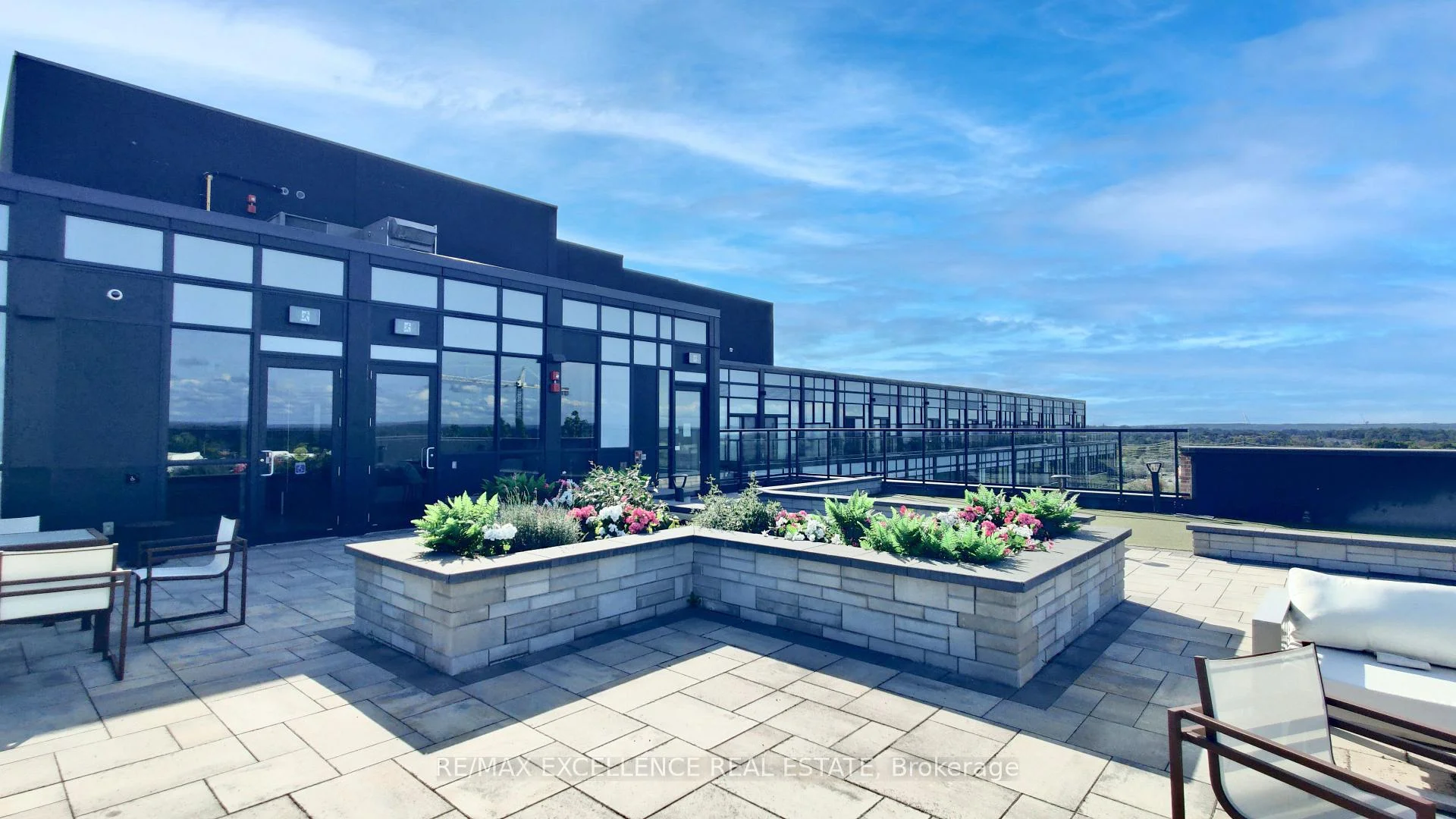 Photo 2 of Unit 524, 681 Yonge Street, Barrie, Painswick South — HOMEH