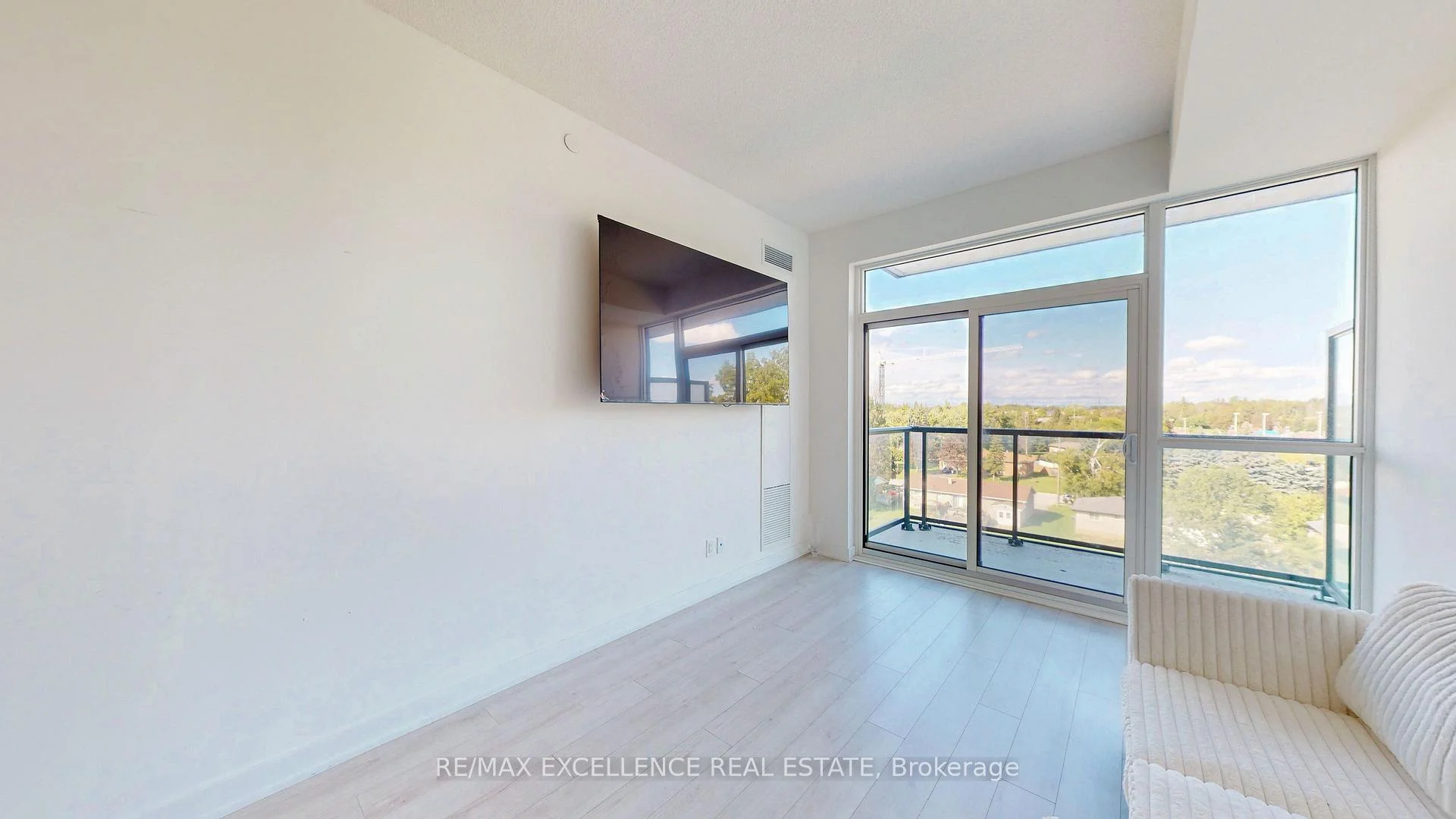 Photo 16 of Unit 524, 681 Yonge Street, Barrie, Painswick South — HOMEH
