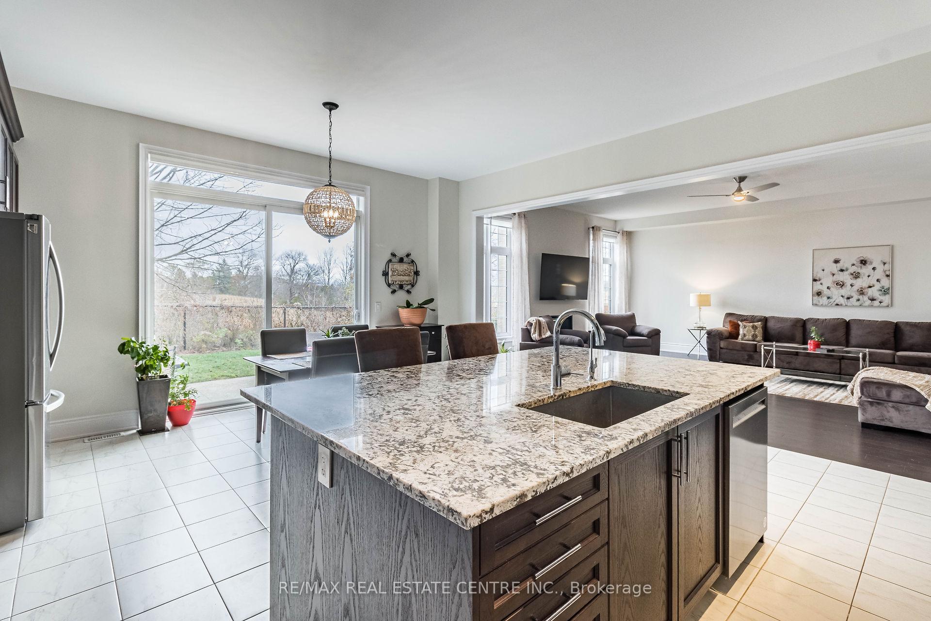 Photo 9 of 35 Arthur Griffin Crescent, Caledon, Caledon East — HOMEH