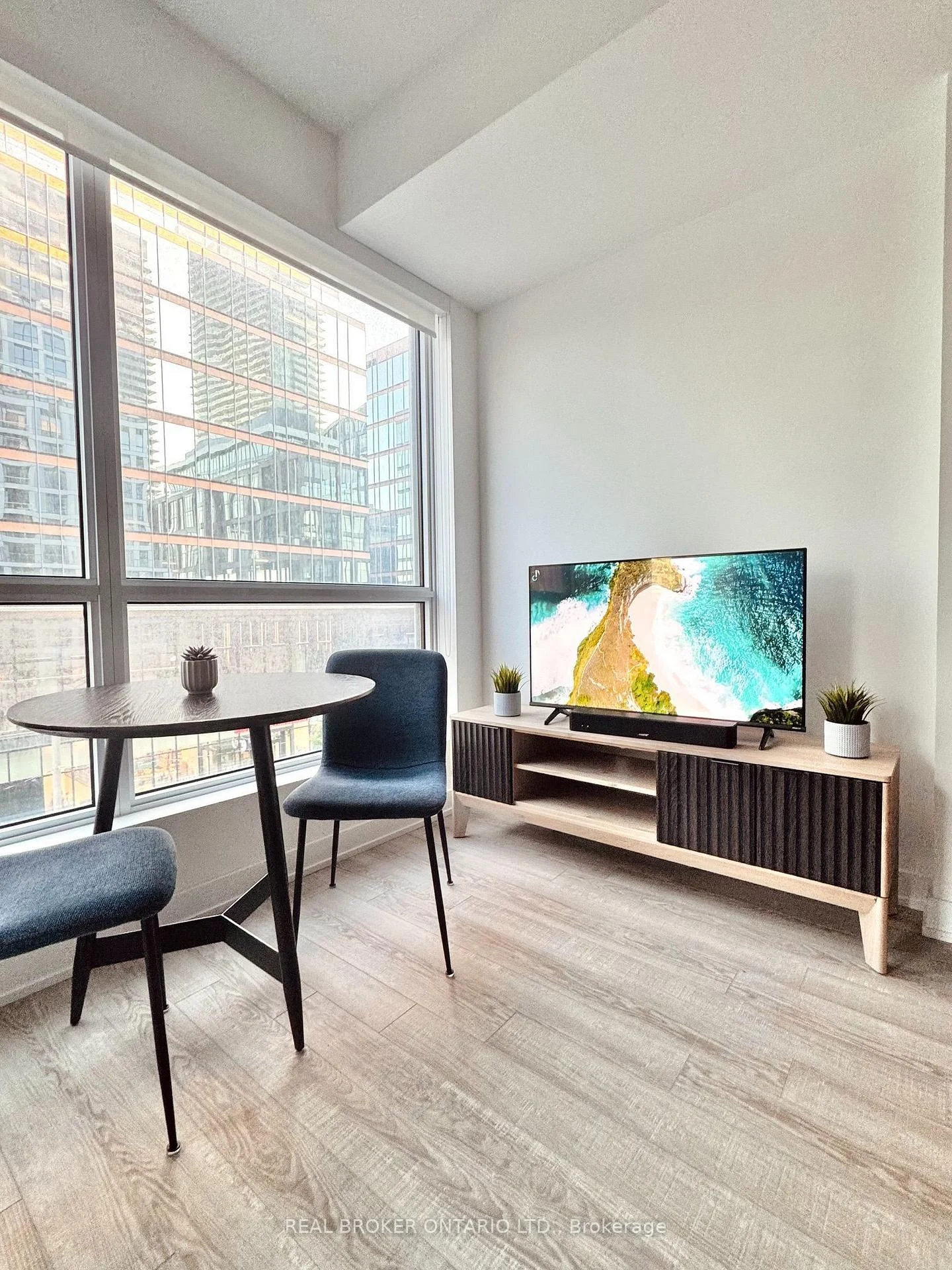 Photo 4 of Unit 420, 15 Richardson Street, Toronto, Waterfront Communities — HOMEH