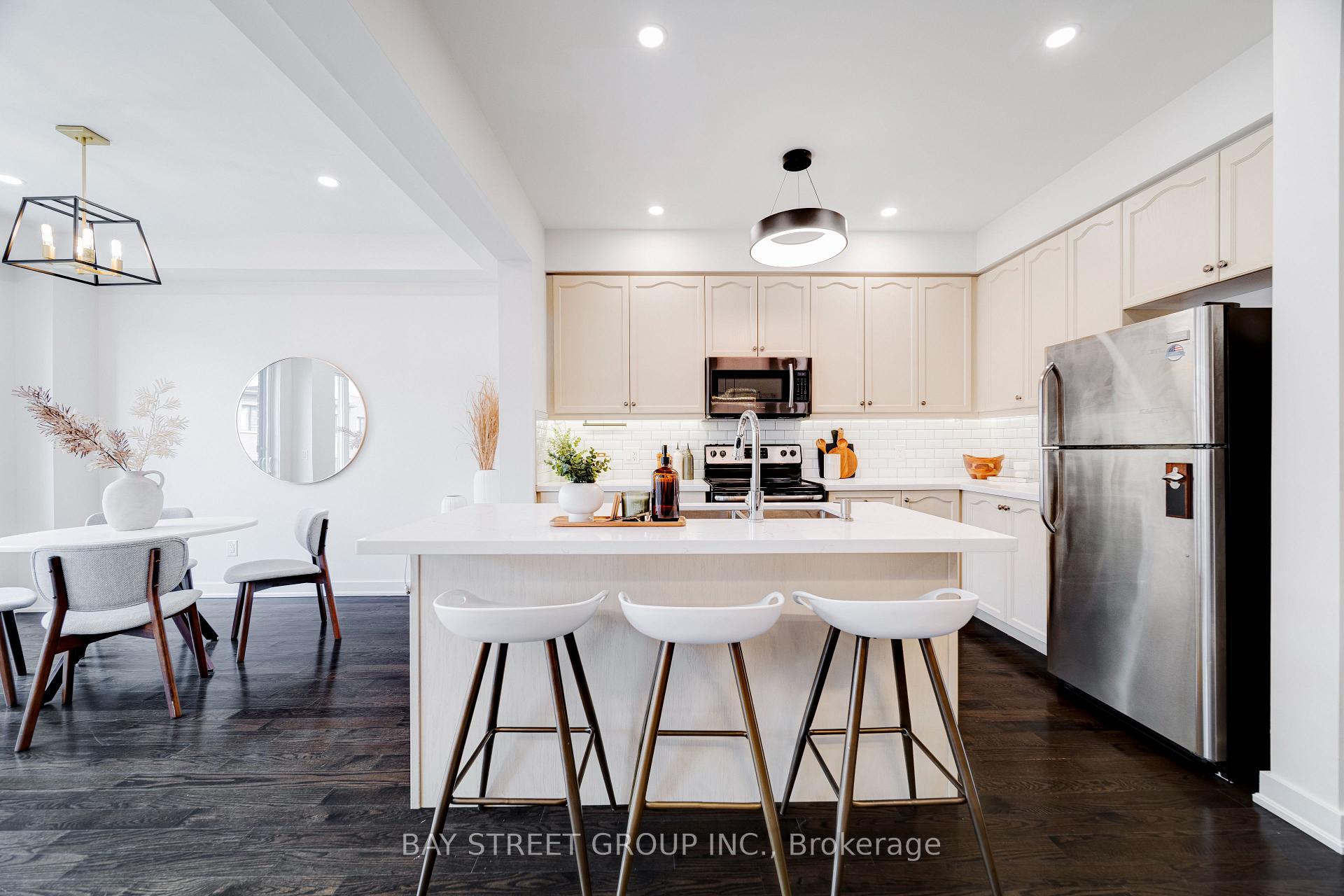 Photo 6 of 42 Dariole Drive, Richmond Hill, Oak Ridges Lake Wilcox — HOMEH
