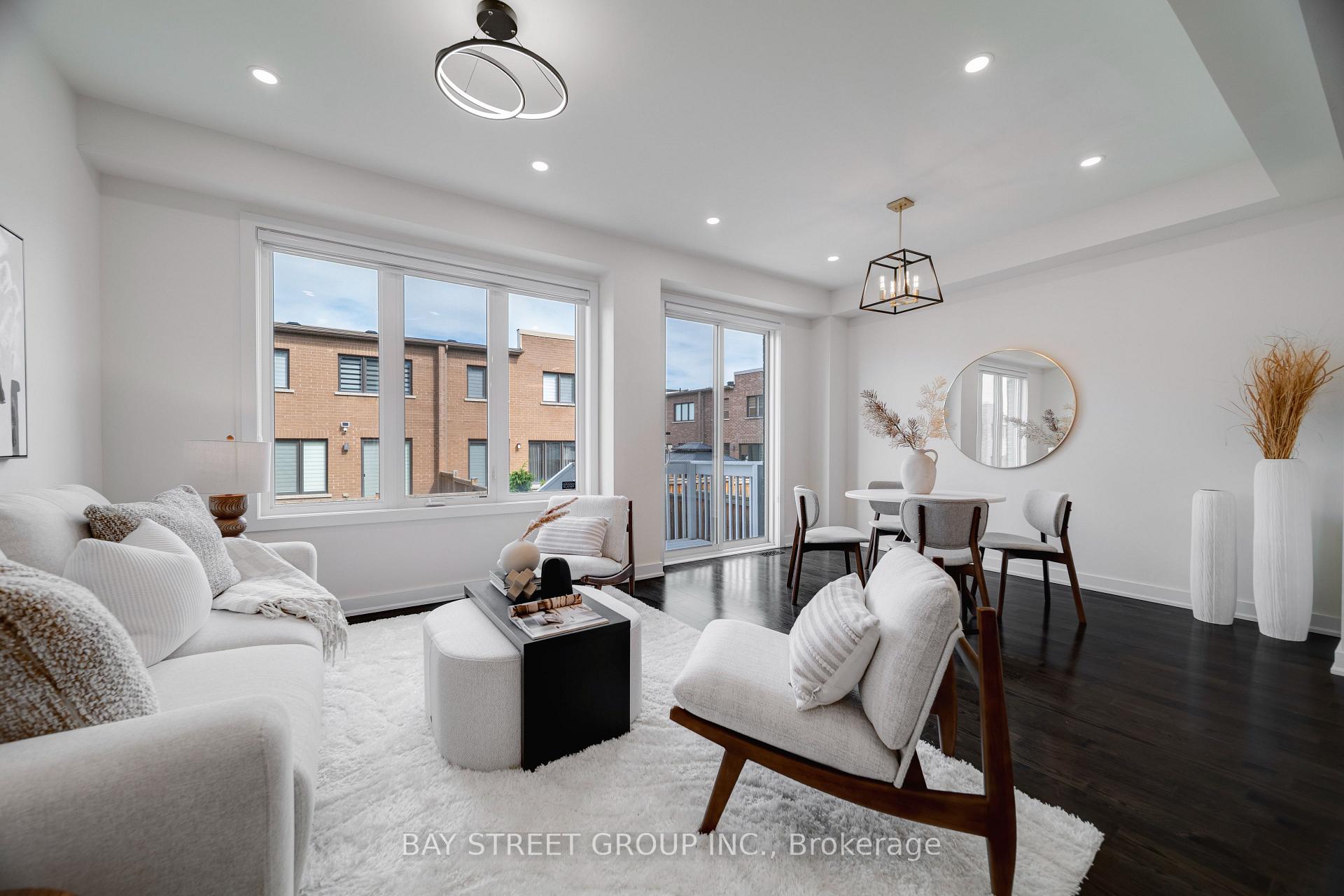 Photo 11 of 42 Dariole Drive, Richmond Hill, Oak Ridges Lake Wilcox — HOMEH