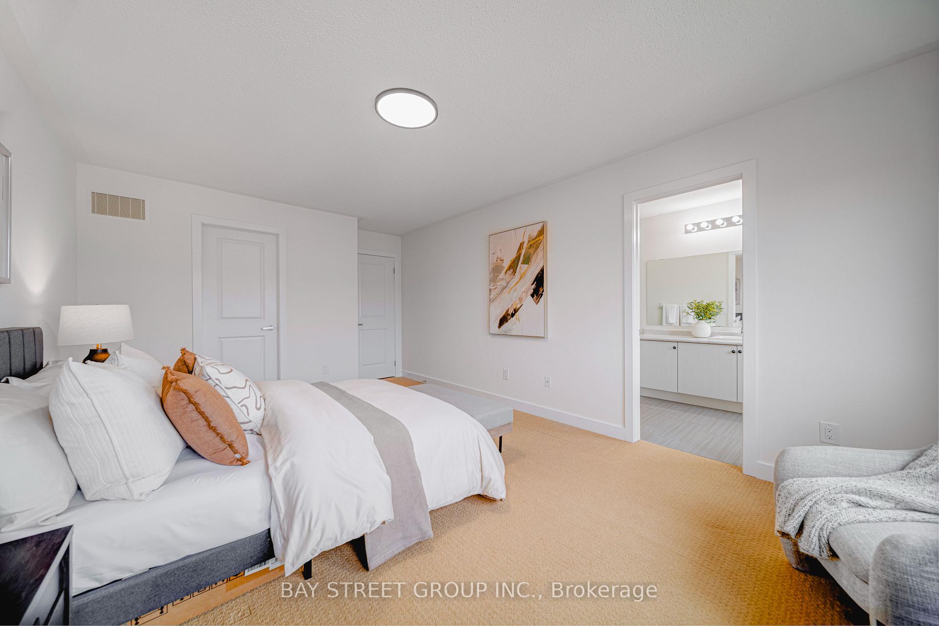 Photo 15 of 42 Dariole Drive, Richmond Hill, Oak Ridges Lake Wilcox — HOMEH