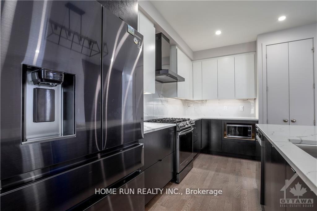 Photo 5 of 923 Chipping Circle, Ottawa, Riverside South/Gloucester Glen — HOMEH