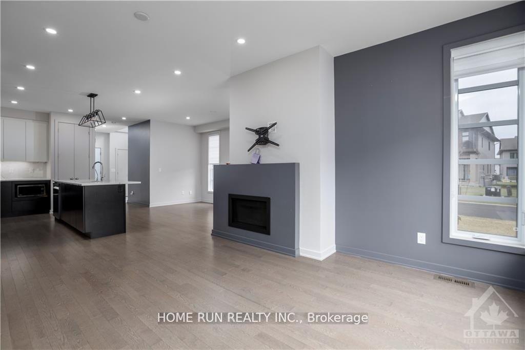 Photo 8 of 923 Chipping Circle, Ottawa, Riverside South/Gloucester Glen — HOMEH