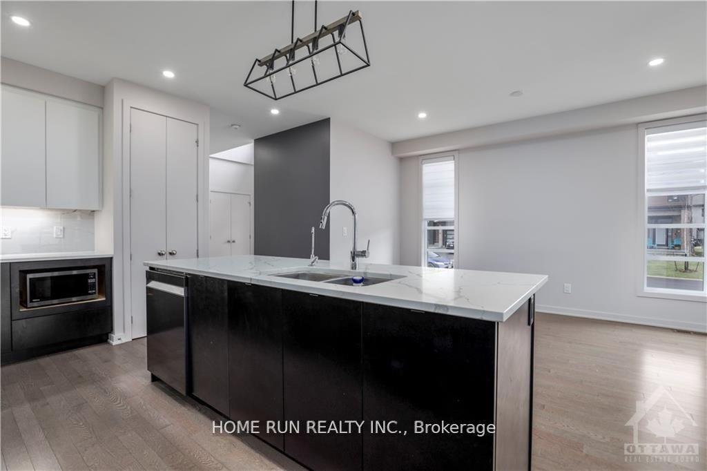 Photo 9 of 923 Chipping Circle, Ottawa, Riverside South/Gloucester Glen — HOMEH