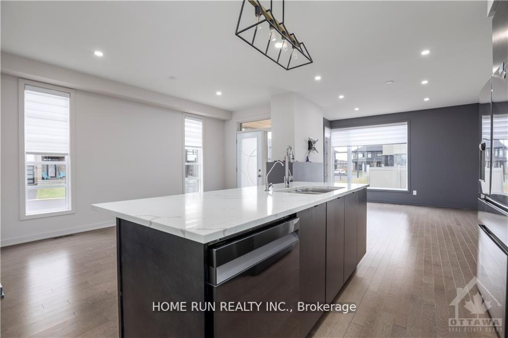 Photo 10 of 923 Chipping Circle, Ottawa, Riverside South/Gloucester Glen — HOMEH