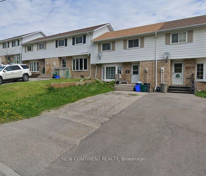 Photo 1 of 39 Poplar Street, Uxbridge — HOMEH