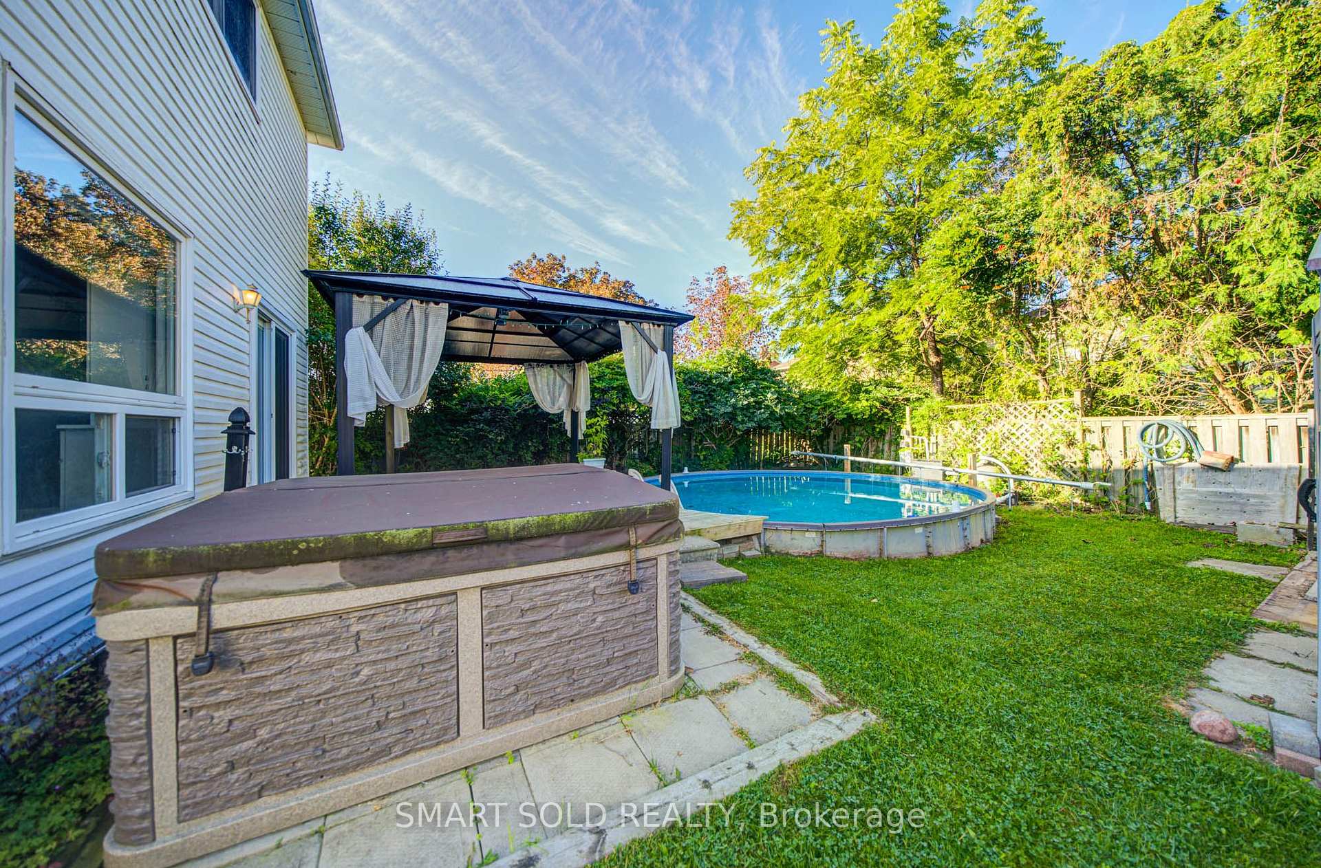 Photo 39 of 90 Moon Drive, Barrie, Ardagh — HOMEH