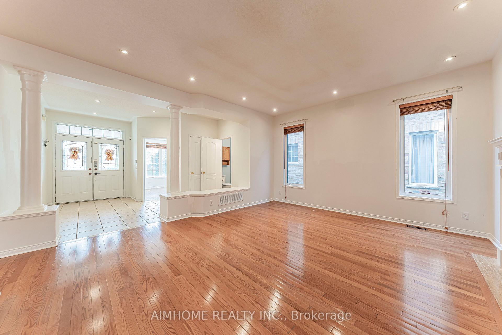 Photo 5 of 48 Red Ash Drive, Markham, Legacy — HOMEH