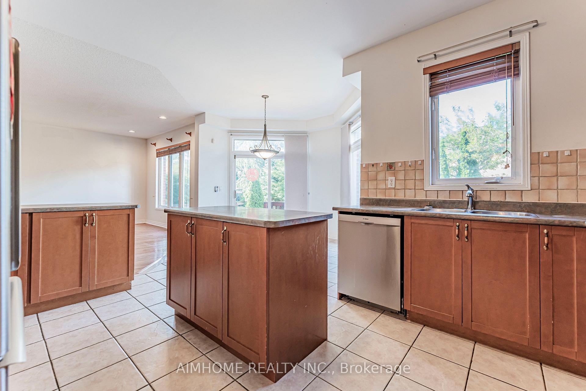 Photo 11 of 48 Red Ash Drive, Markham, Legacy — HOMEH
