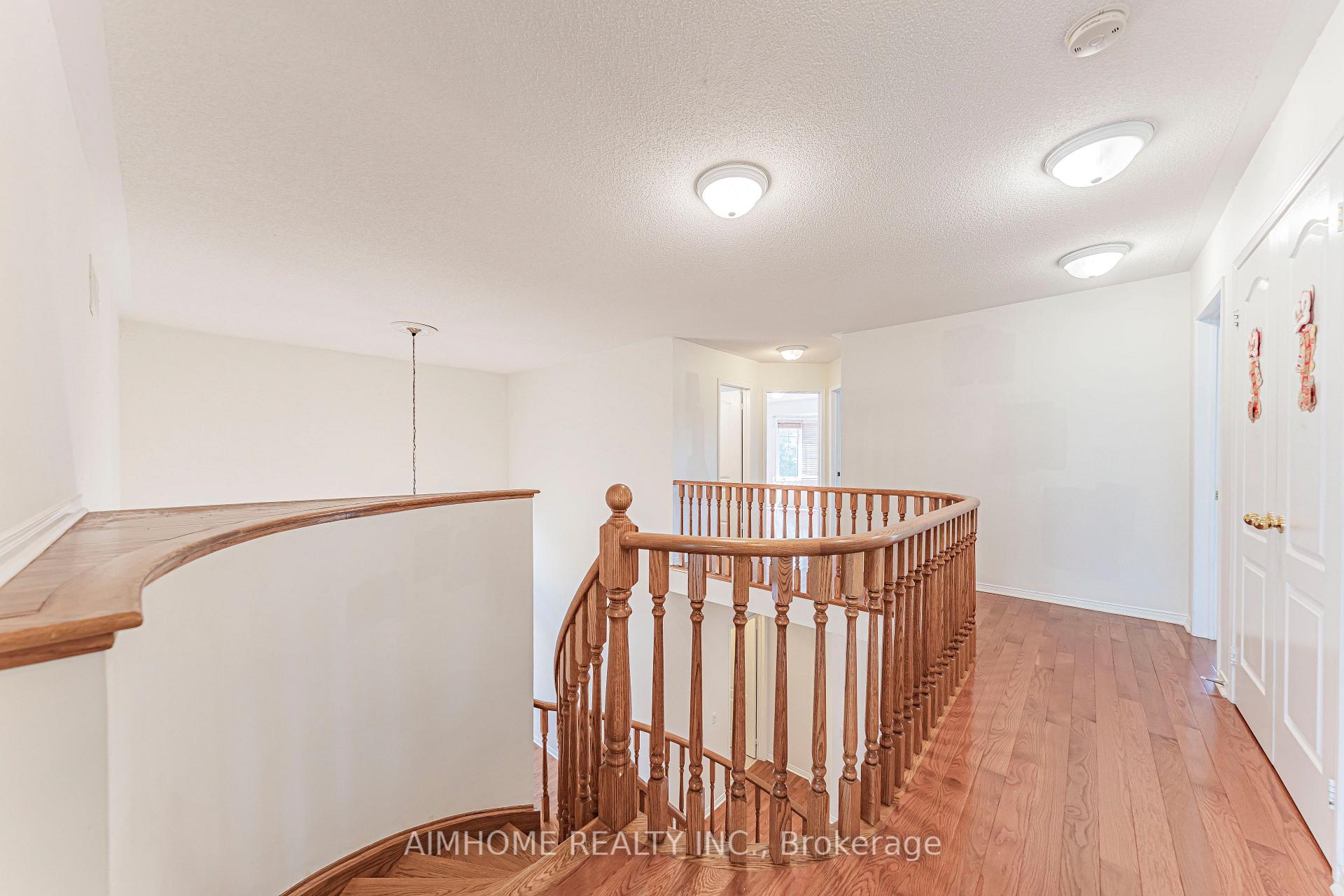 Photo 21 of 48 Red Ash Drive, Markham, Legacy — HOMEH