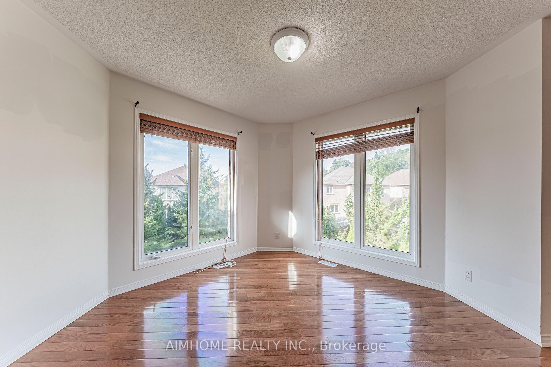 Photo 24 of 48 Red Ash Drive, Markham, Legacy — HOMEH