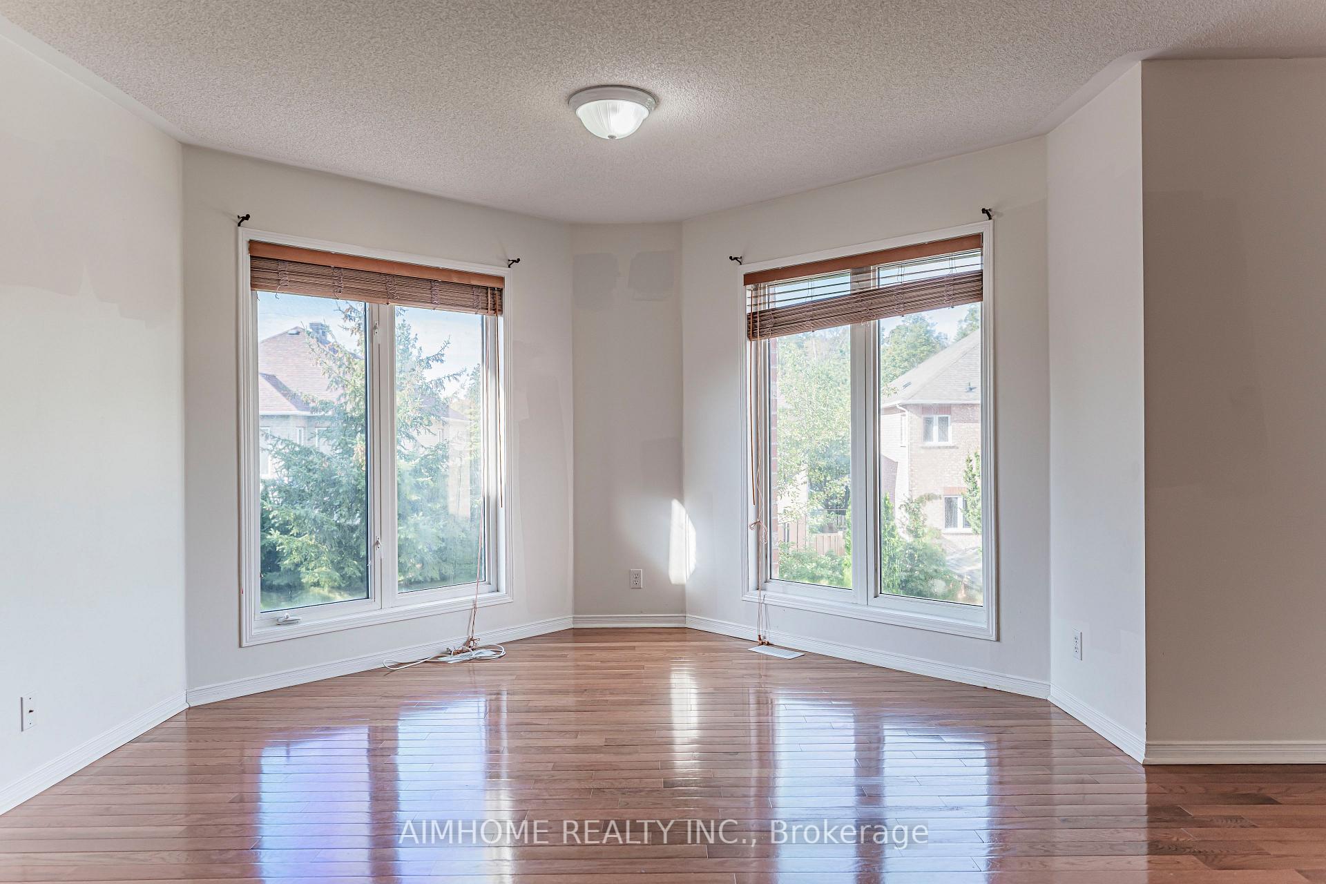 Photo 25 of 48 Red Ash Drive, Markham, Legacy — HOMEH