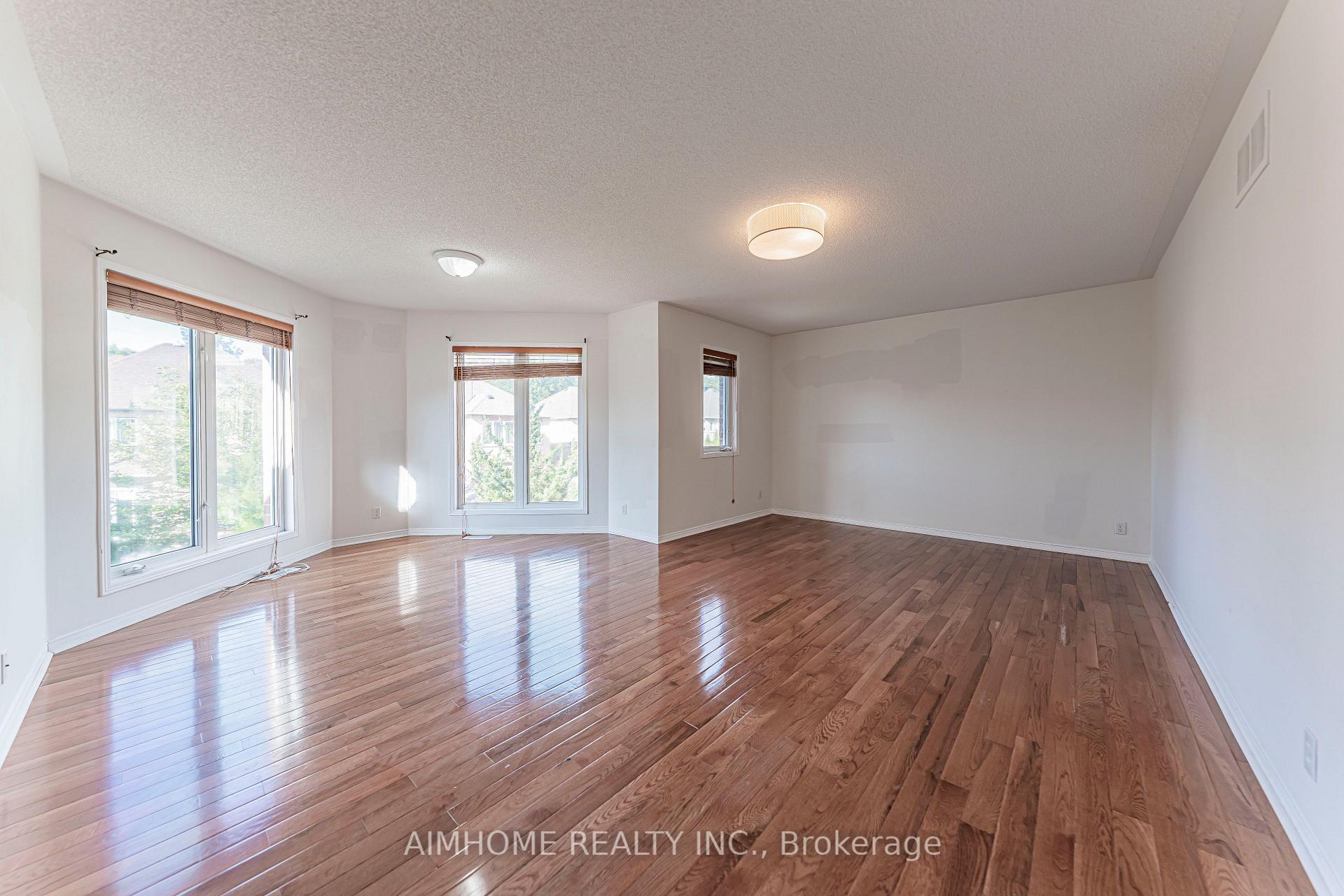 Photo 26 of 48 Red Ash Drive, Markham, Legacy — HOMEH