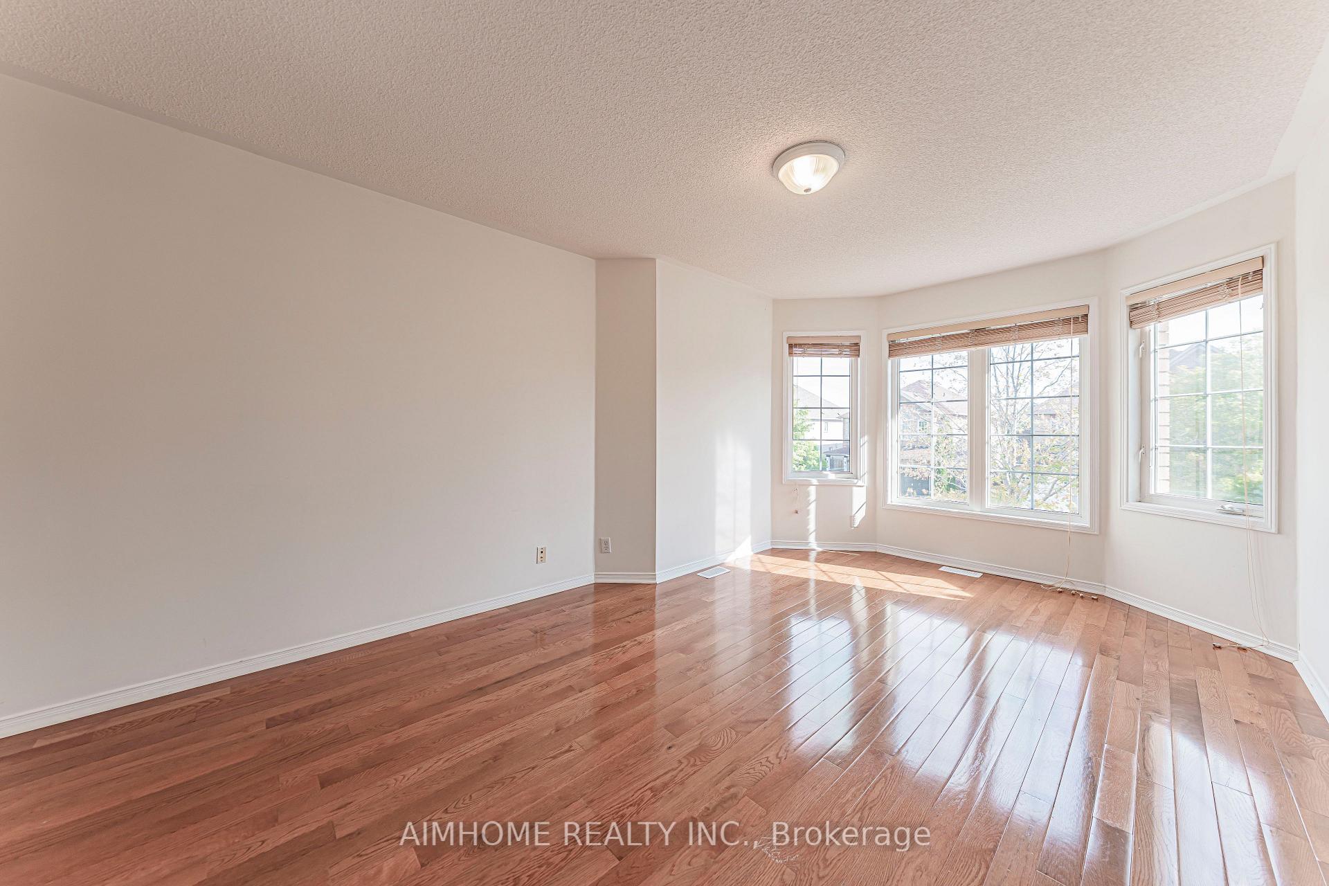 Photo 31 of 48 Red Ash Drive, Markham, Legacy — HOMEH