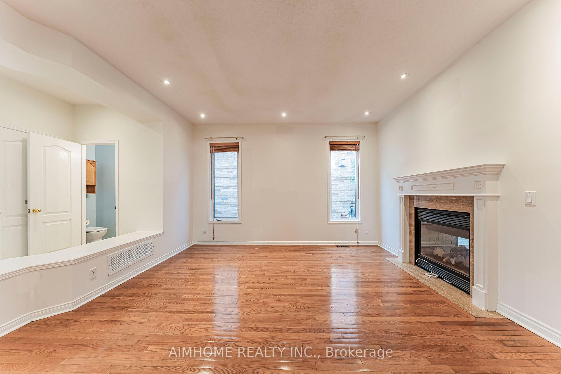 Photo 43 of 48 Red Ash Drive, Markham, Legacy — HOMEH
