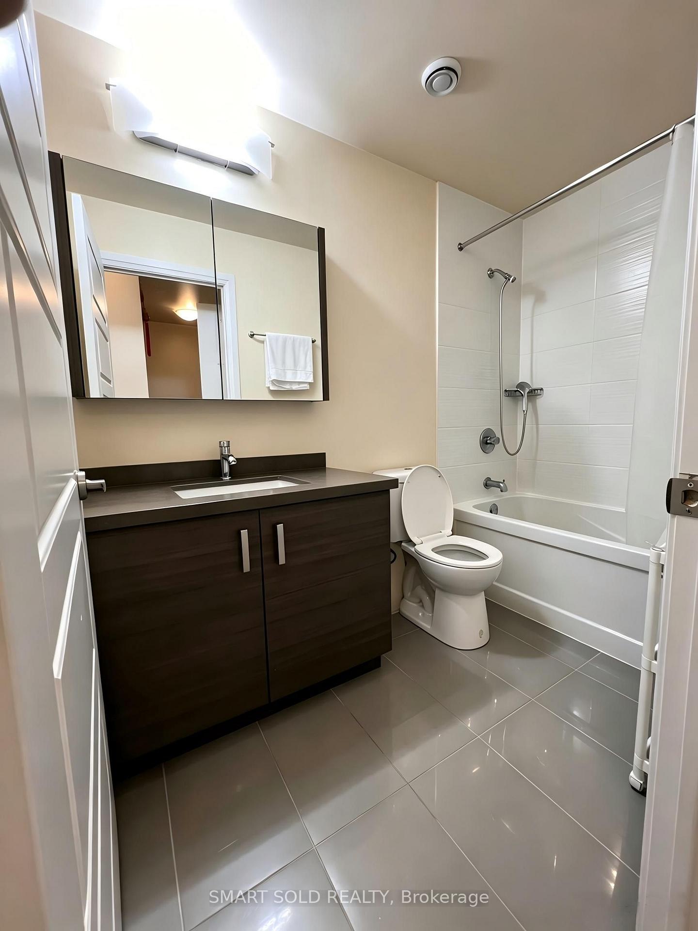 Photo 9 of Unit 212, 1 Uptown Drive, Markham, Unionville — HOMEH