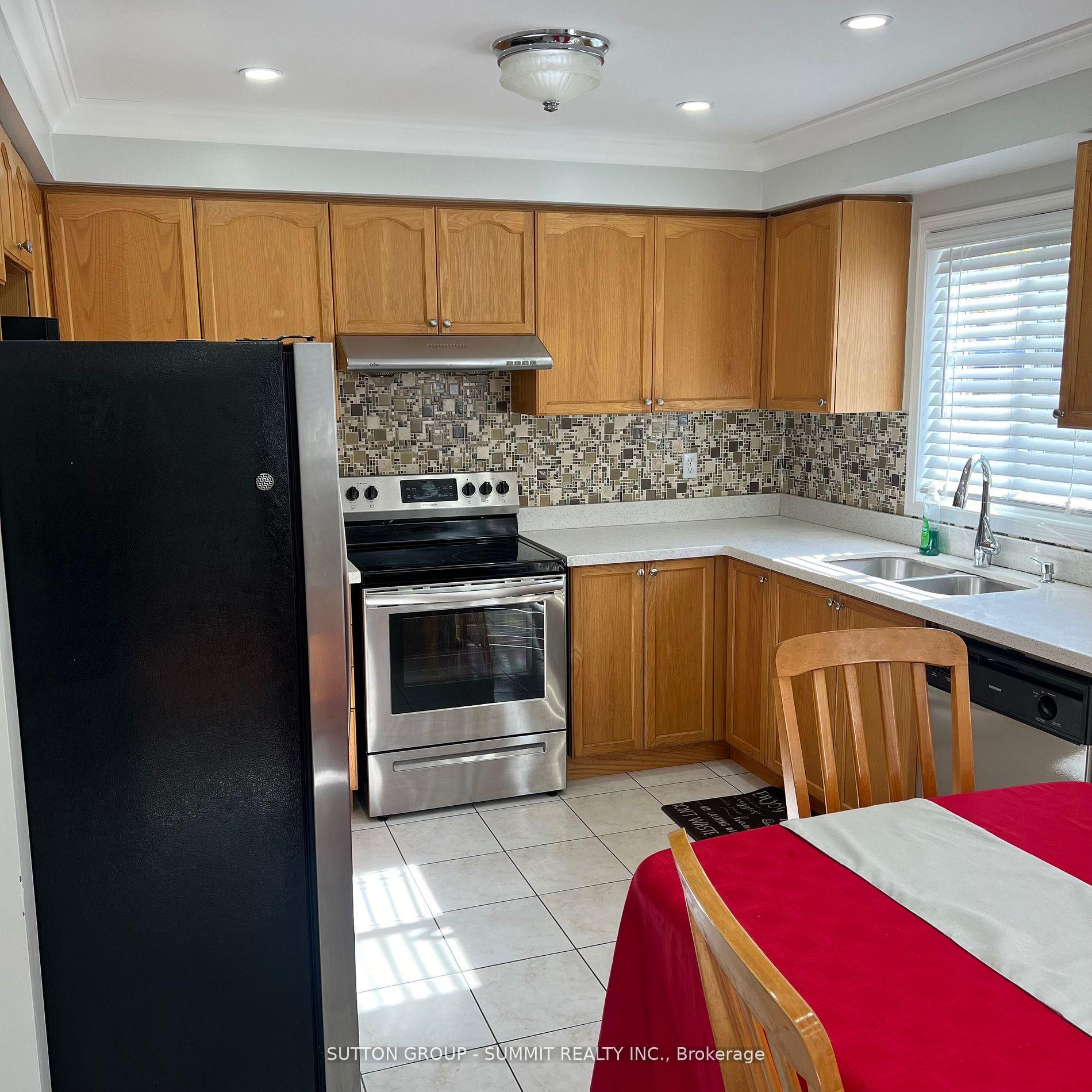 Photo 13 of 57 Trudelle Crescent, Brampton, Fletcher's Meadow — HOMEH
