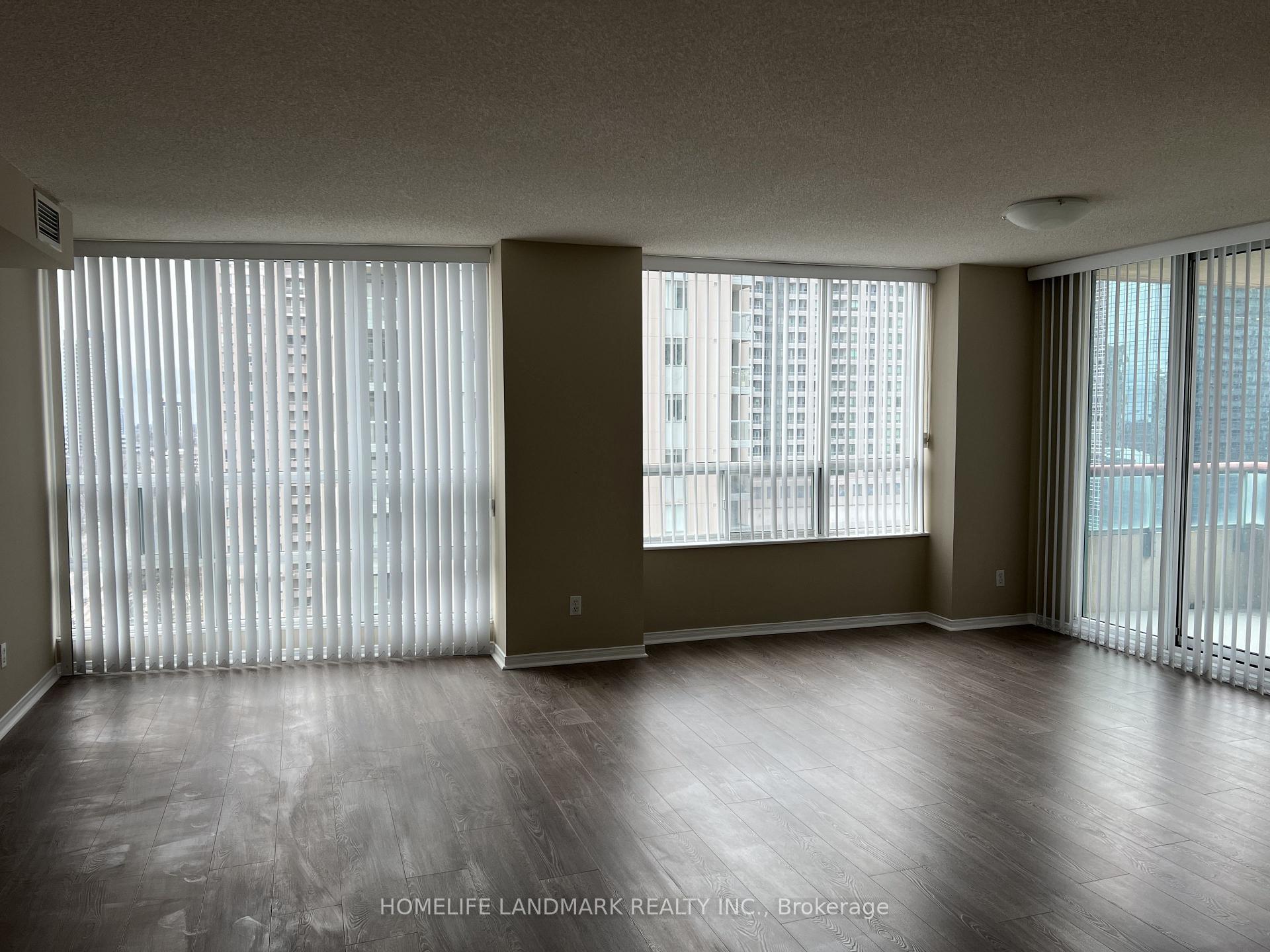 Photo 4 of Unit 1803, 238 Doris Avenue, North York, Willowdale East — HOMEH