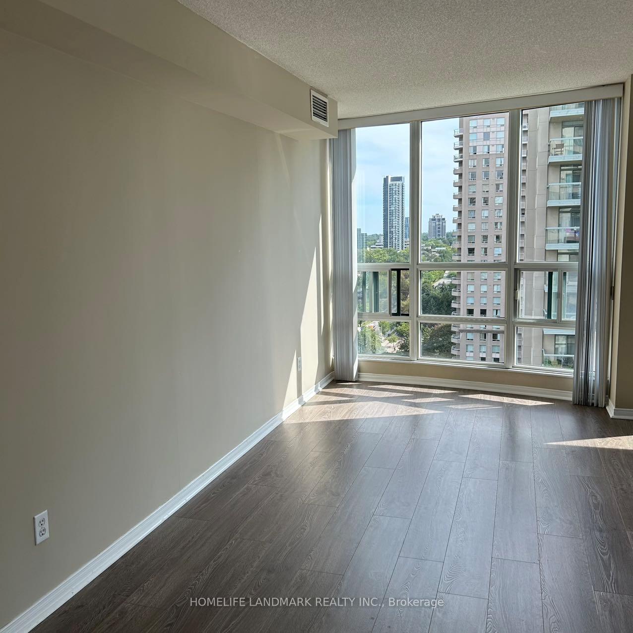 Photo 5 of Unit 1803, 238 Doris Avenue, North York, Willowdale East — HOMEH